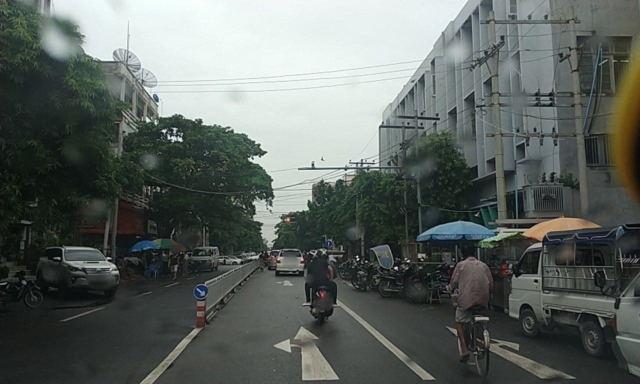 Street view near Universal King Hotel, Mandalay