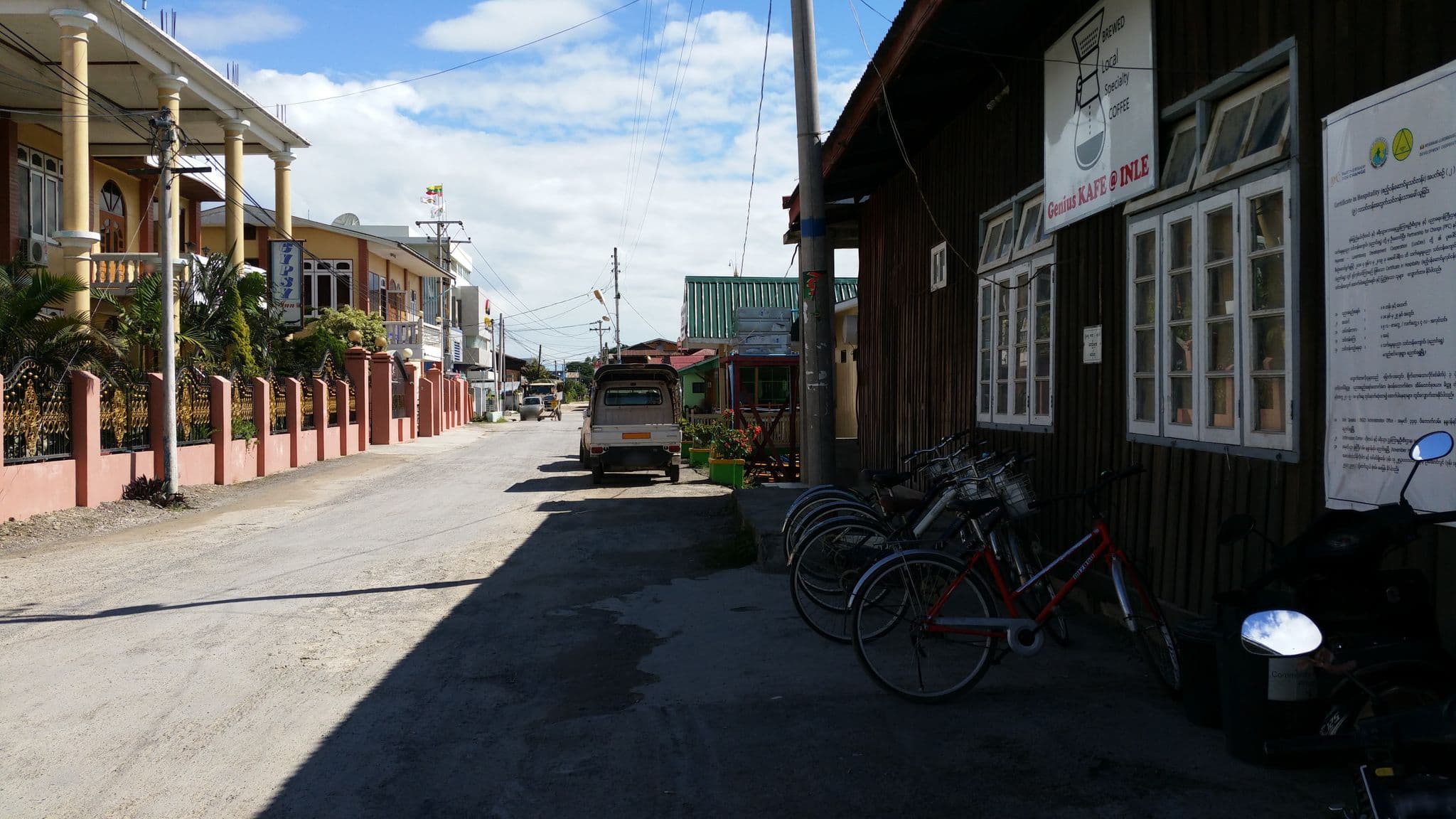 Street view near Gypsy Inn, Yawnghwe — © shlublu (CC BY-SA · Mapillary)