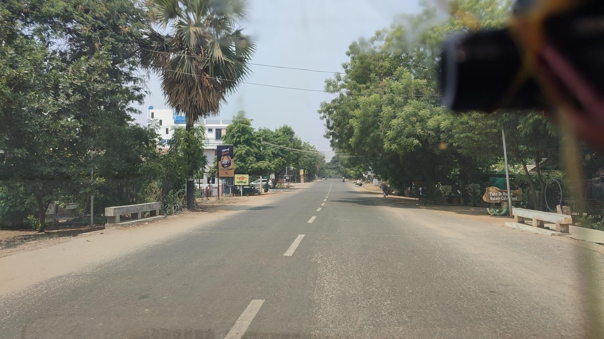 Street view near Duwun, Nyaung-U