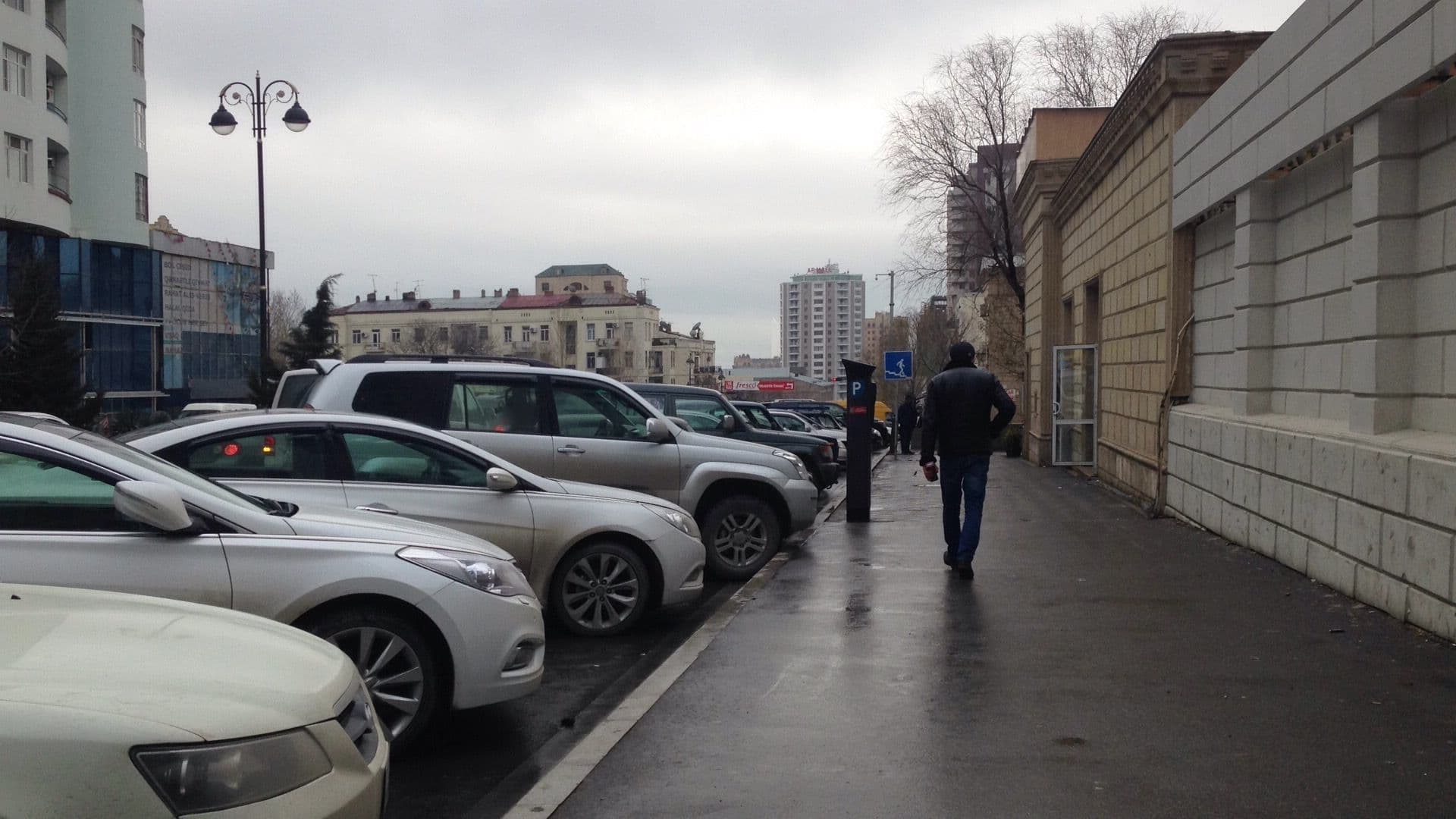 Street view near Midtown Hotel, Baku — © geomapper69 (CC BY-SA · Mapillary)