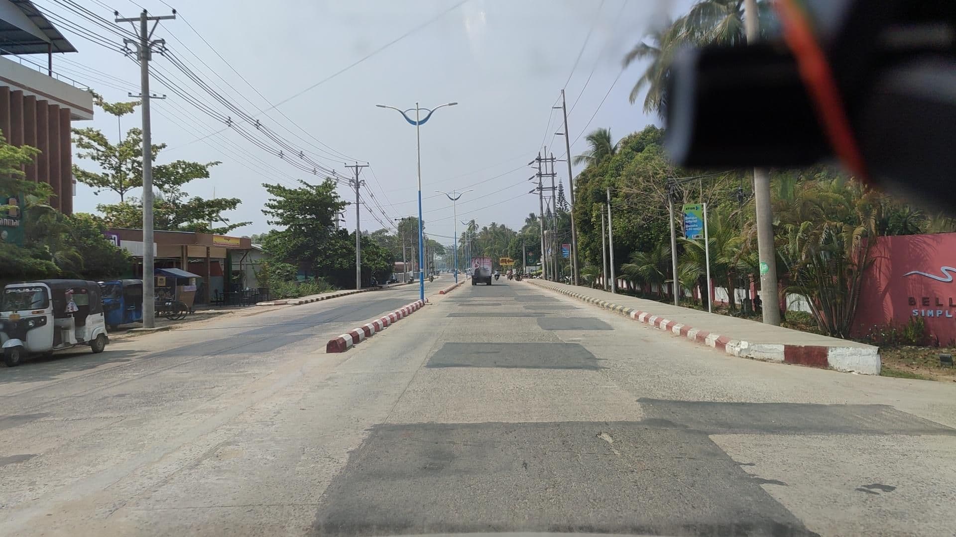 Street view near Shwe Ya Minn, Pathein — © roadroid (CC BY-SA · Mapillary)