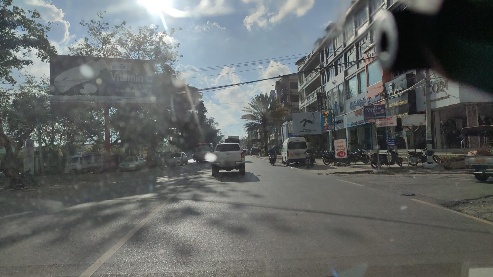 Street view near Shwe Htate Tan Guest House, Pyin Oo Lwin — © roadroid (CC BY-SA · Mapillary)