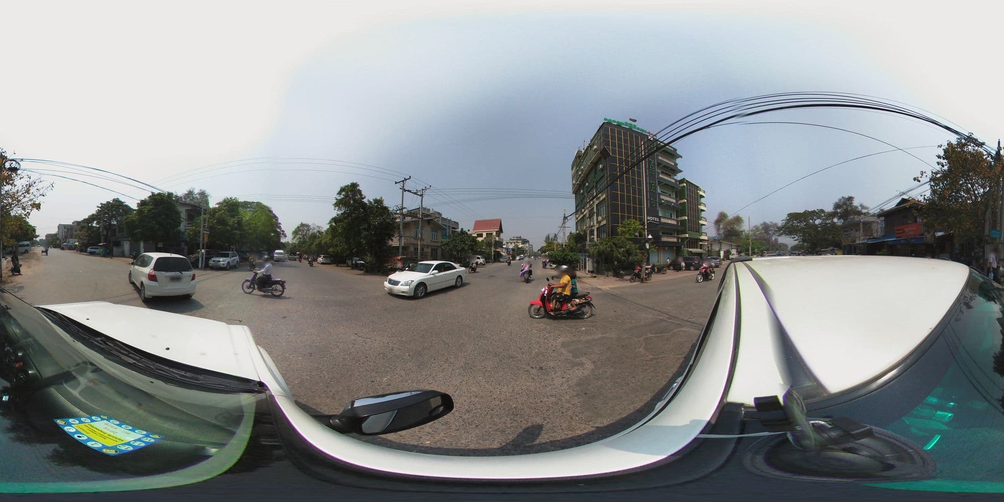 Street view near Shwe Nyaung Pyin Lay (ေရႊေညာင္ျပင္ေလး), Mandalay