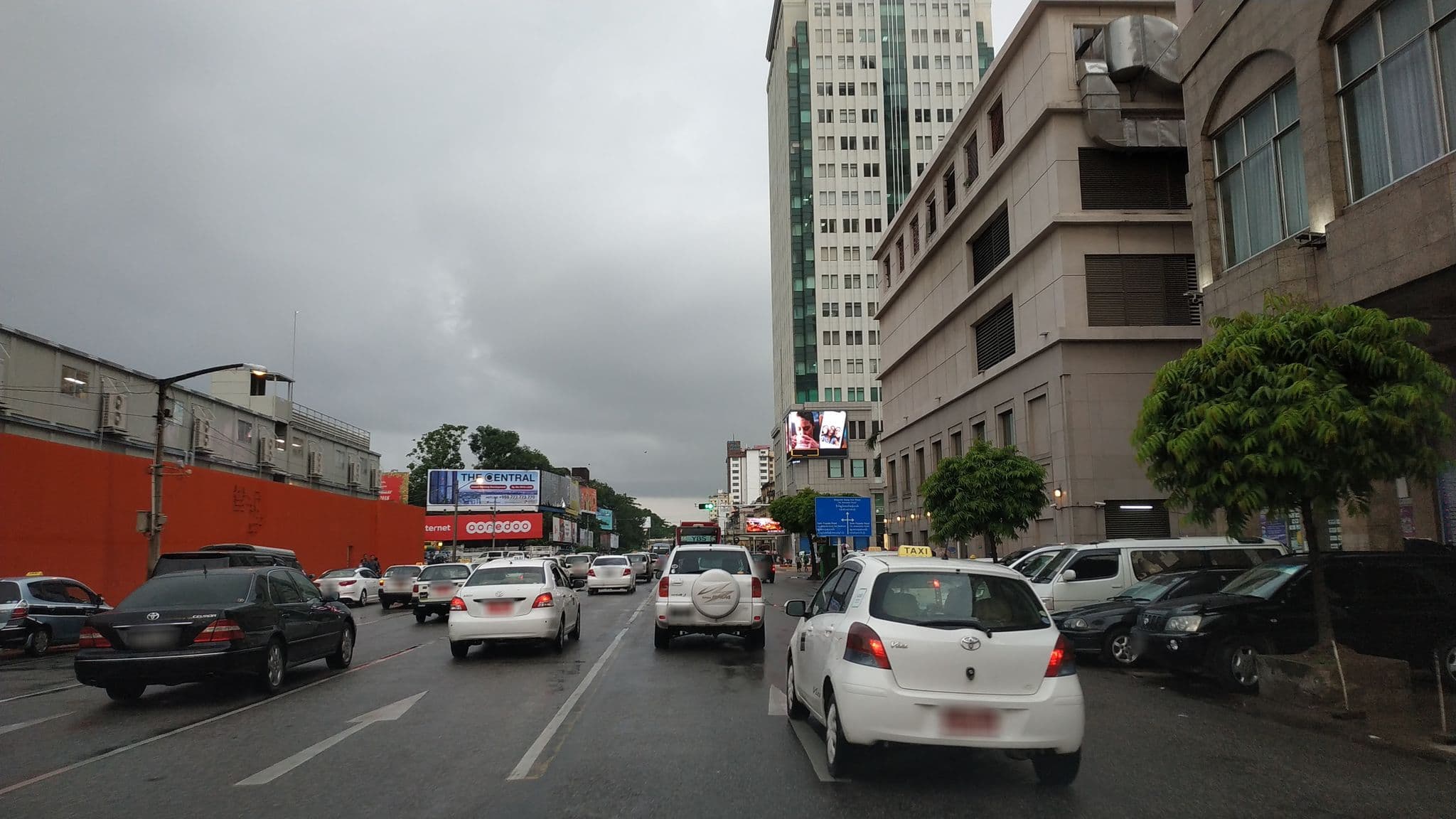 Street view near Central Hotel, Botataung — © ckkw (CC BY-SA · Mapillary)