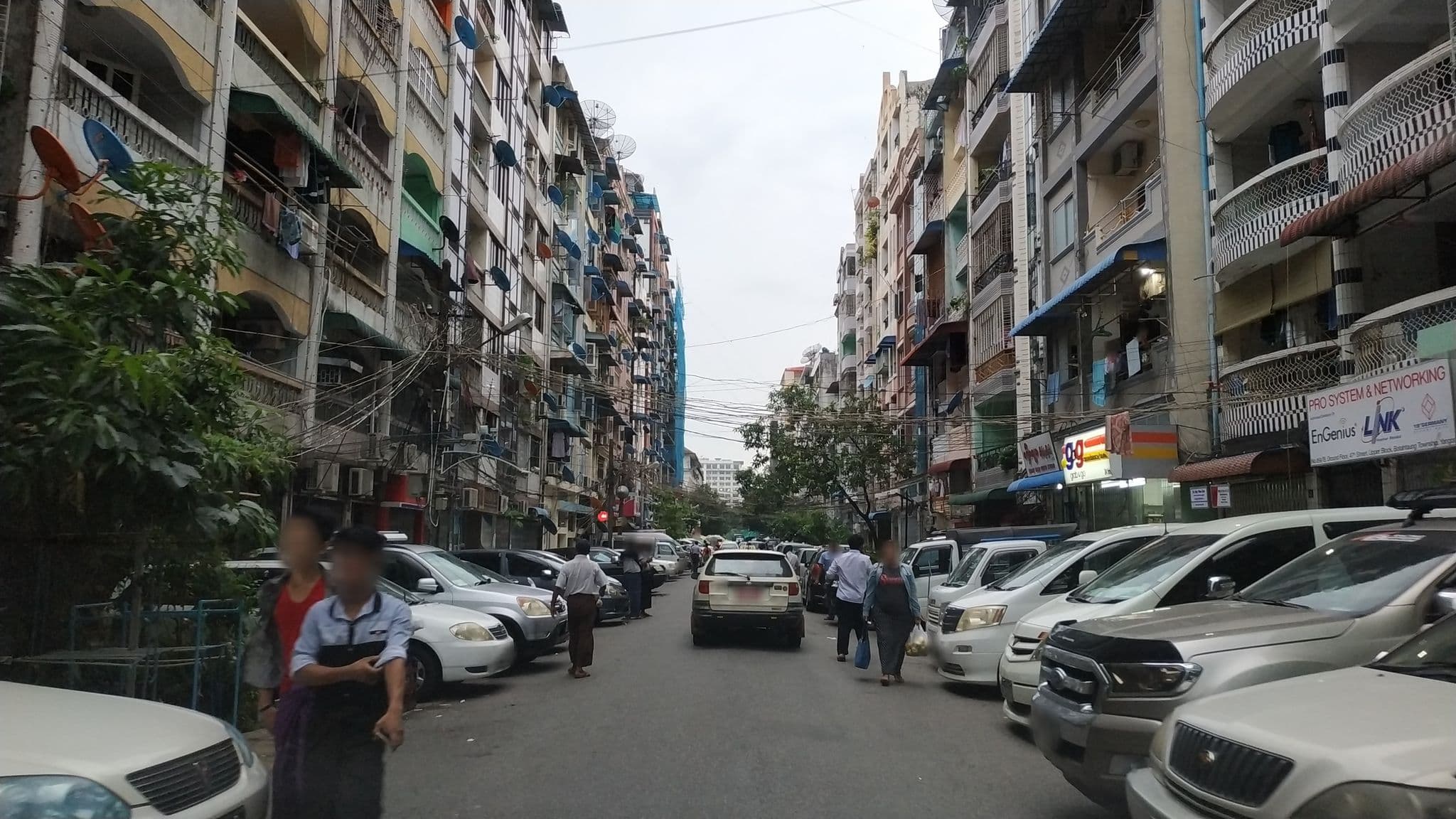 Street view near 47th Street Apartments, Botataung — © ckkw (CC BY-SA · Mapillary)