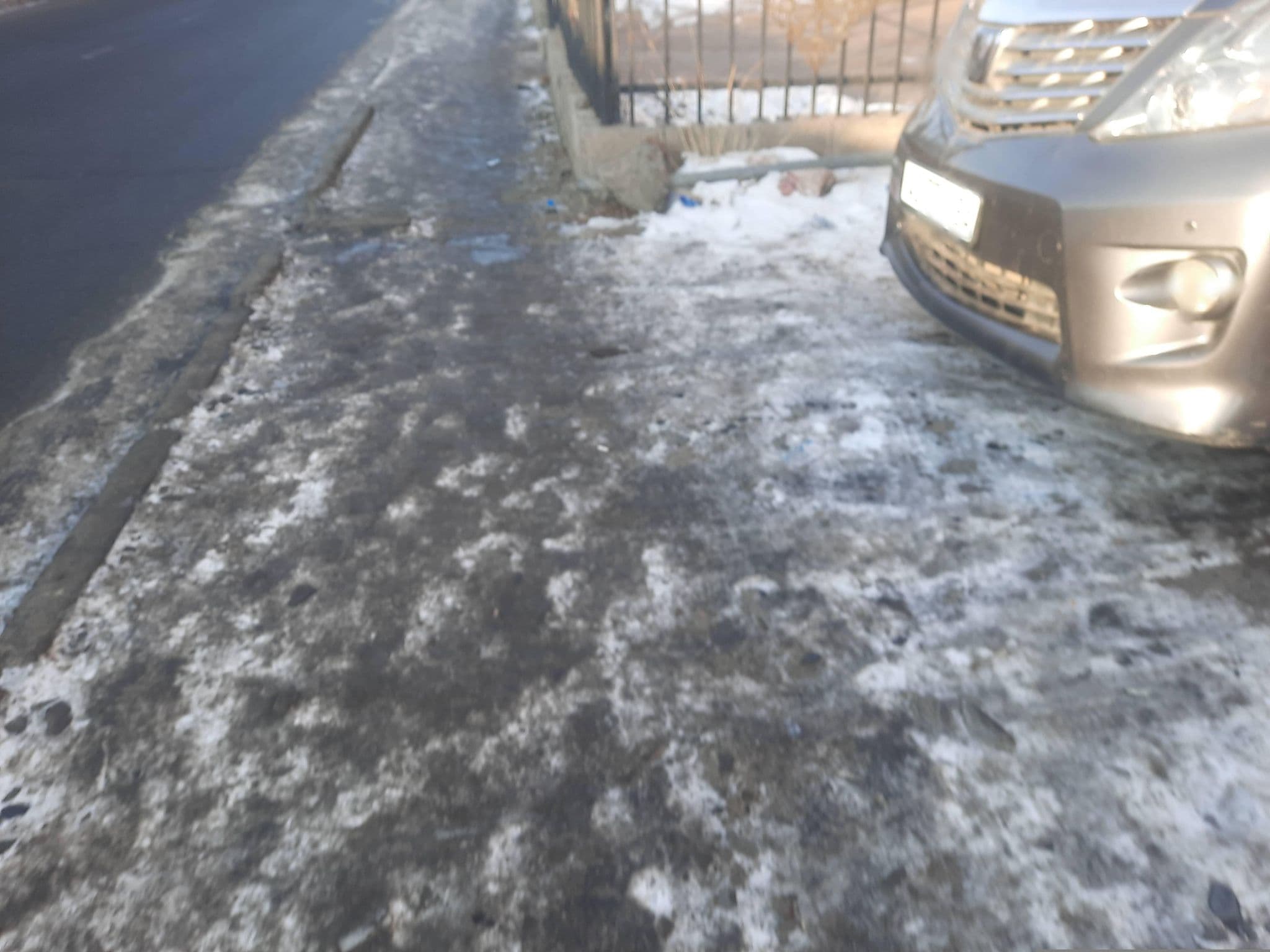 Street view near VOYAGE Hotel, Ulan Bator