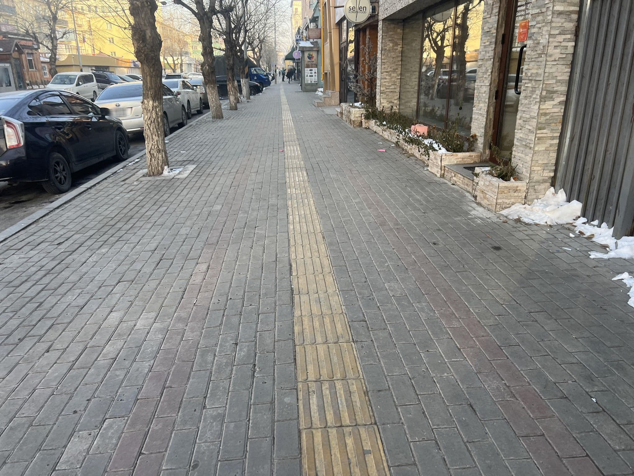 Street view near Saihan Solongos ger ahui, Ulan Bator