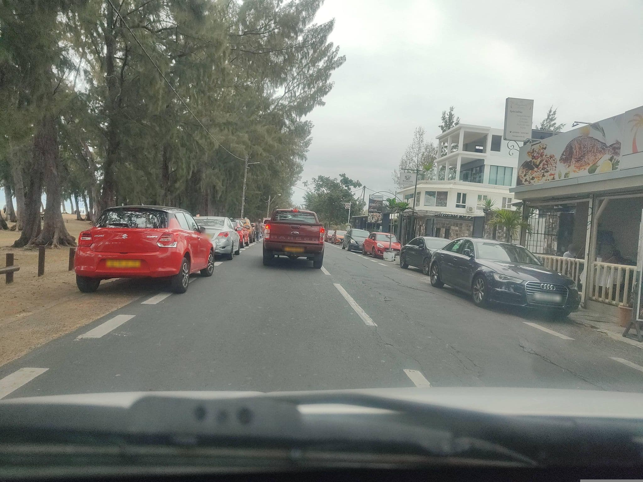 Street view near Chez Pepe Suites, Flic en Flac — © armandr (CC BY-SA · Mapillary)