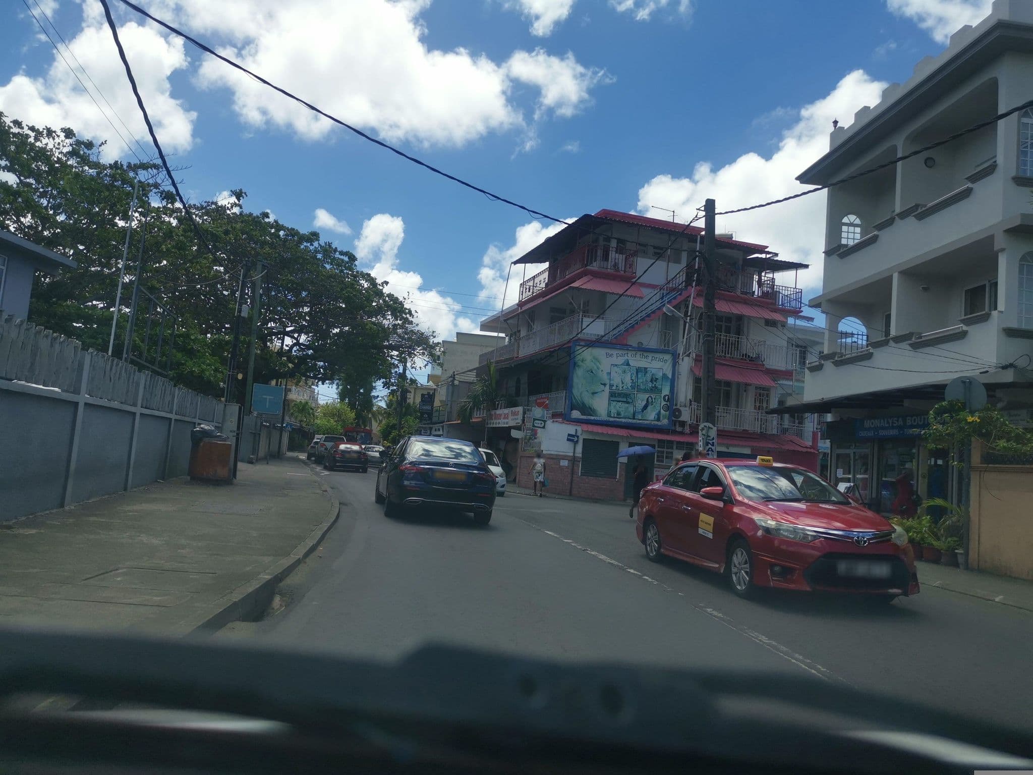 Street view near Monalysa Holiday Bungalows, Grand Baie — © armandr (CC BY-SA · Mapillary)