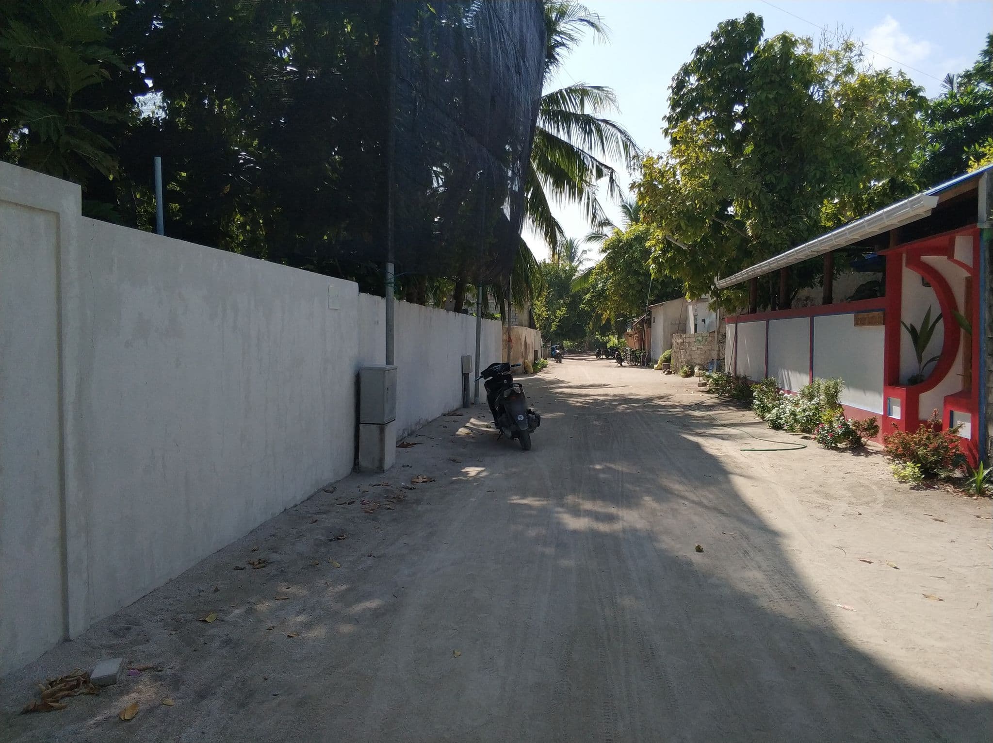 Street view near Blue Water Thoddoo Inn, Mahibadhoo
