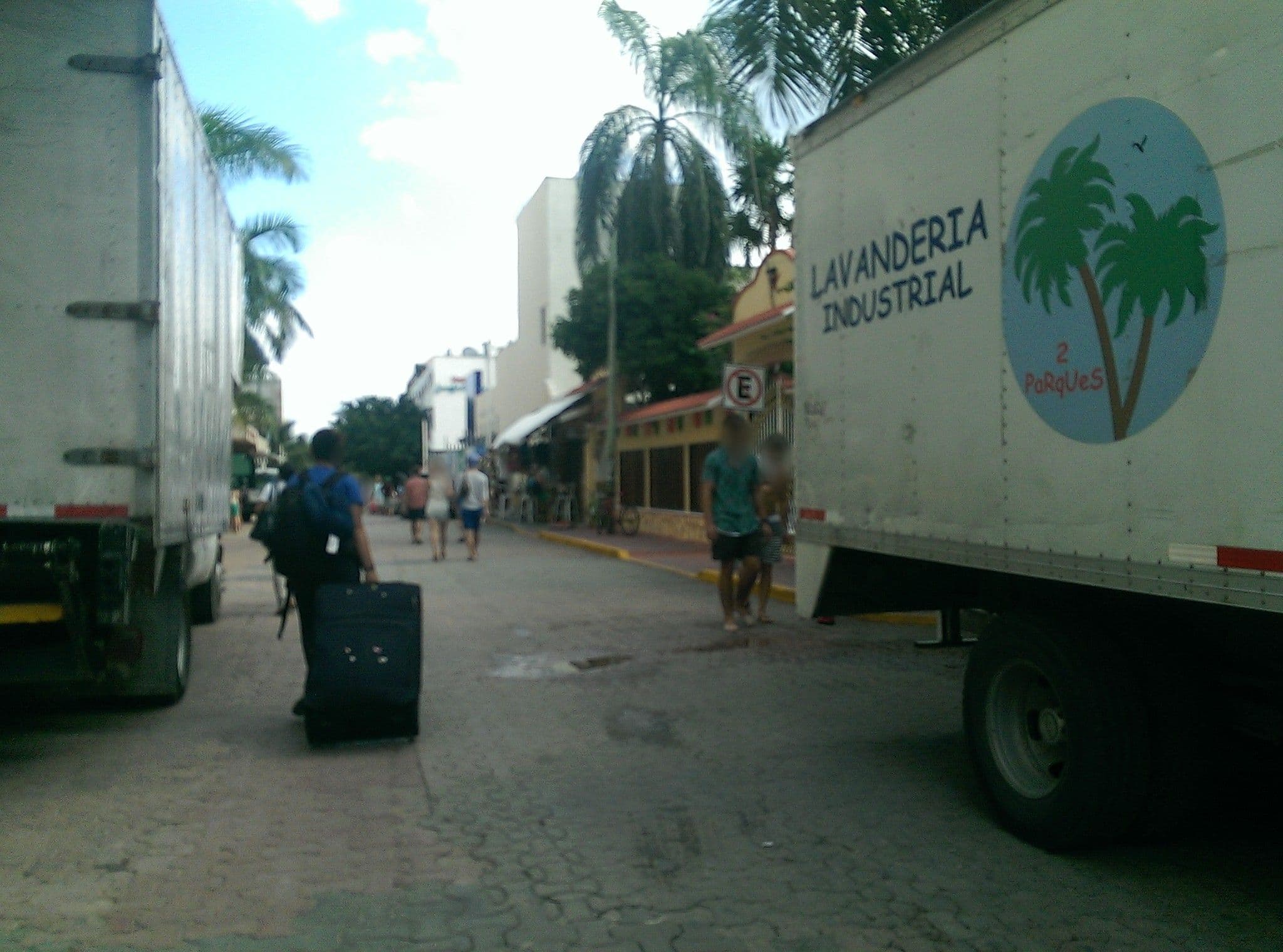 Street view near Rio Playa, Playa del Carmen