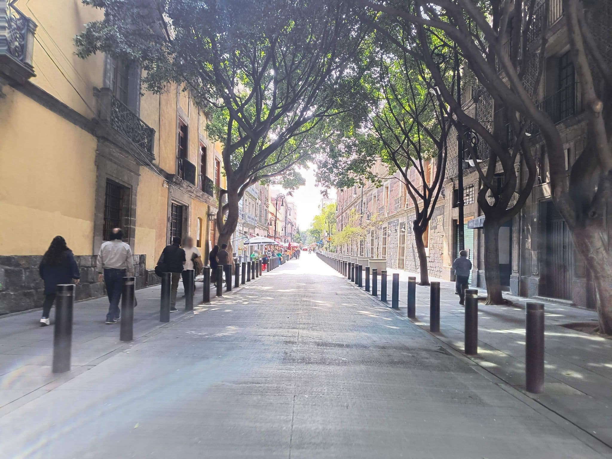 Street view near Hostel Amigo Suites Downtown, Mexico City — © mapeadora (CC BY-SA · Mapillary)