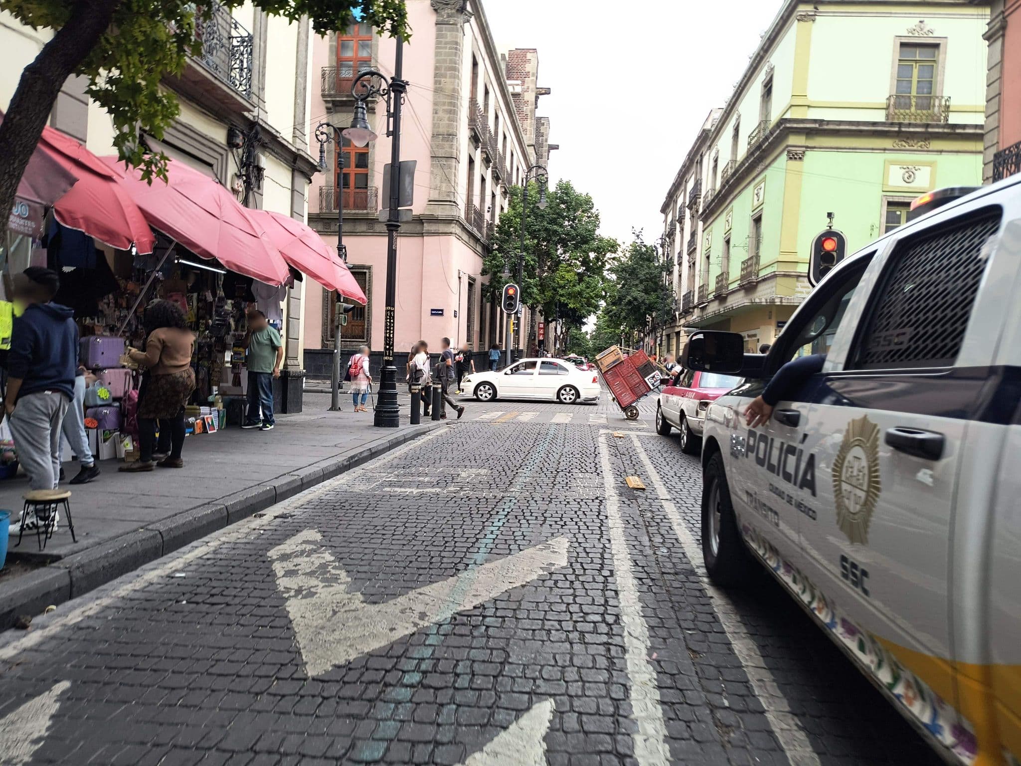 Street view near Hotel Isabel, Mexico City — © mapeadora (CC BY-SA · Mapillary)