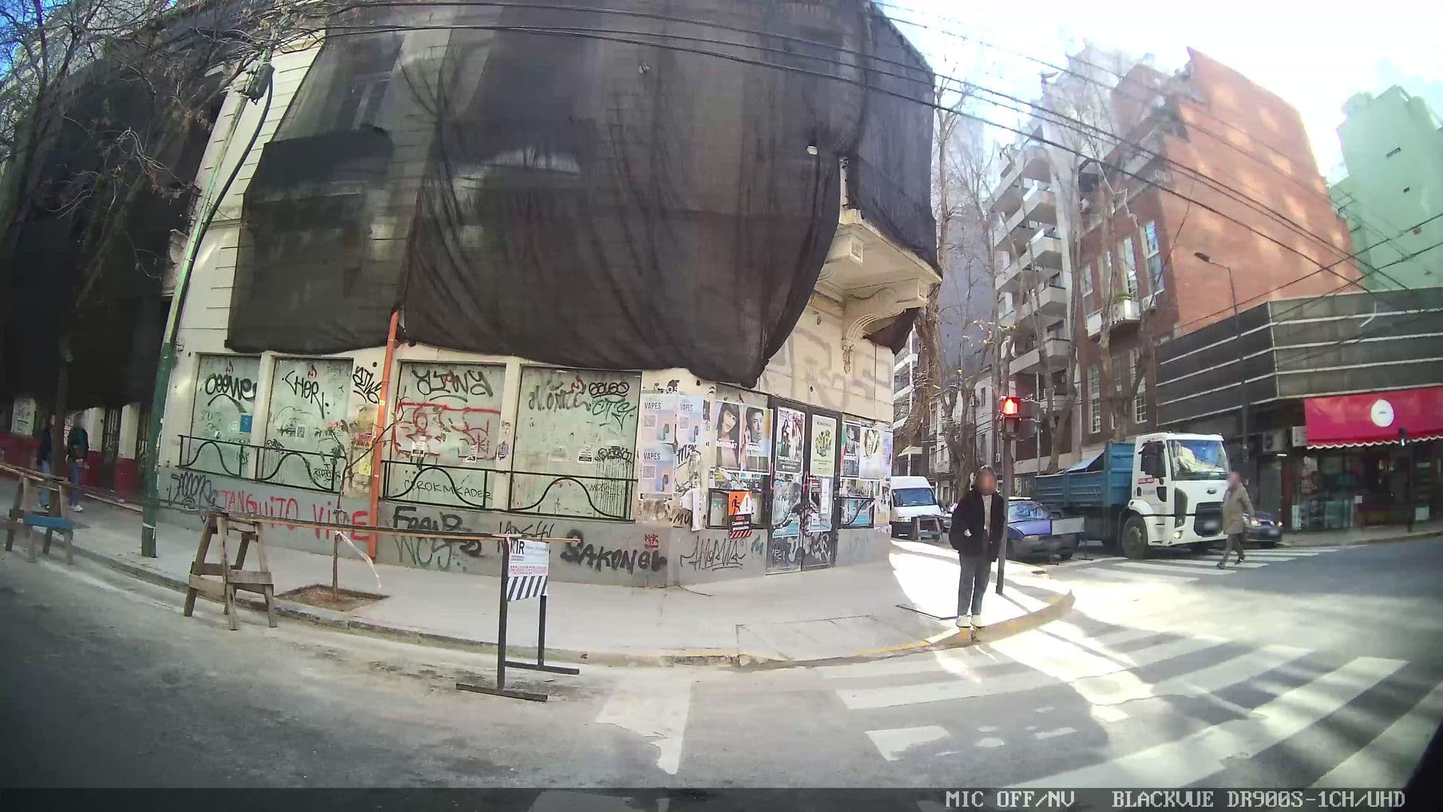 Street view near Vain, Colegiales — © kaart_1 (CC BY-SA · Mapillary)