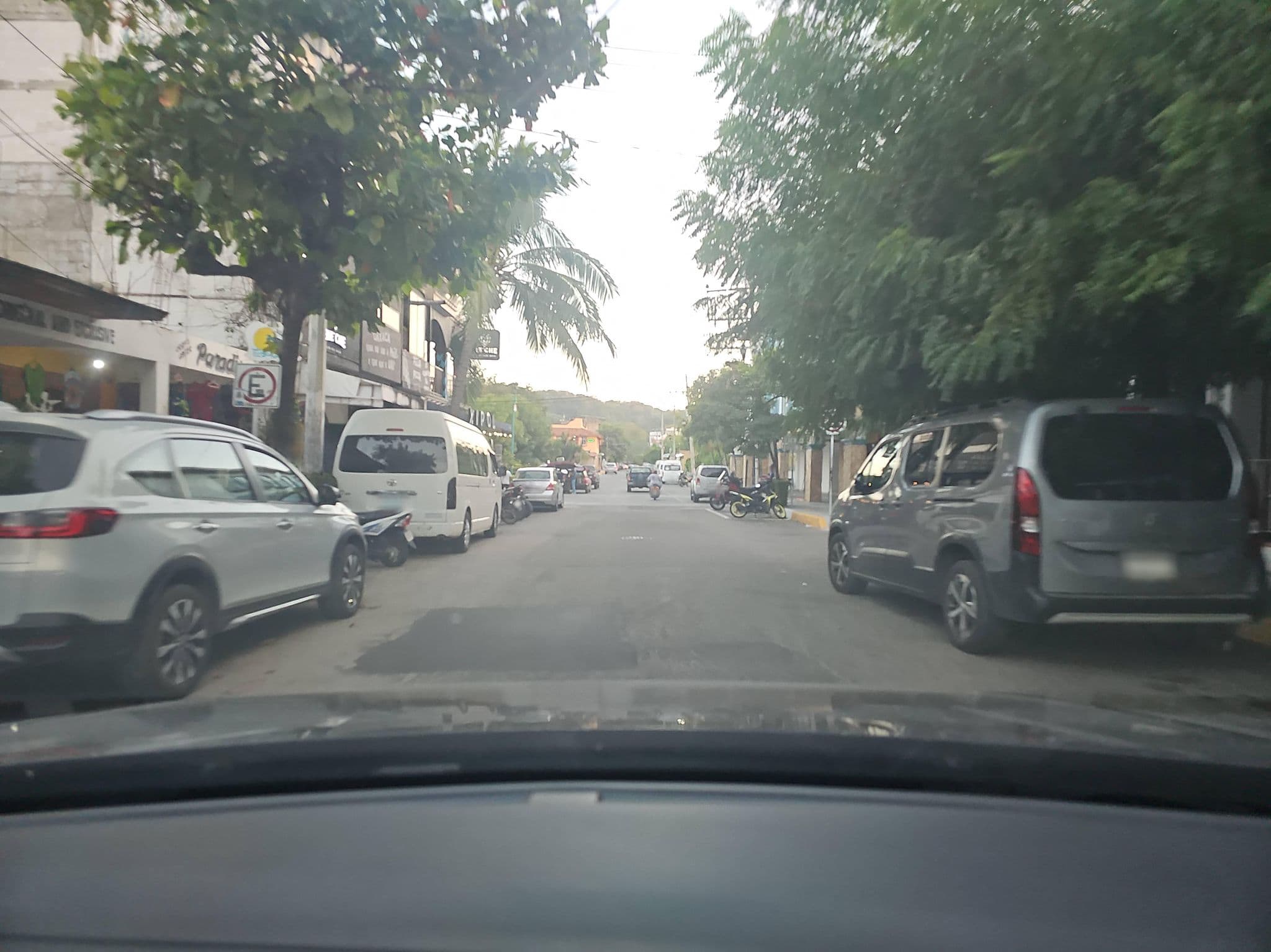 Street view near Mision de los Arcos, Crucecita — © ezaratemx (CC BY-SA · Mapillary)
