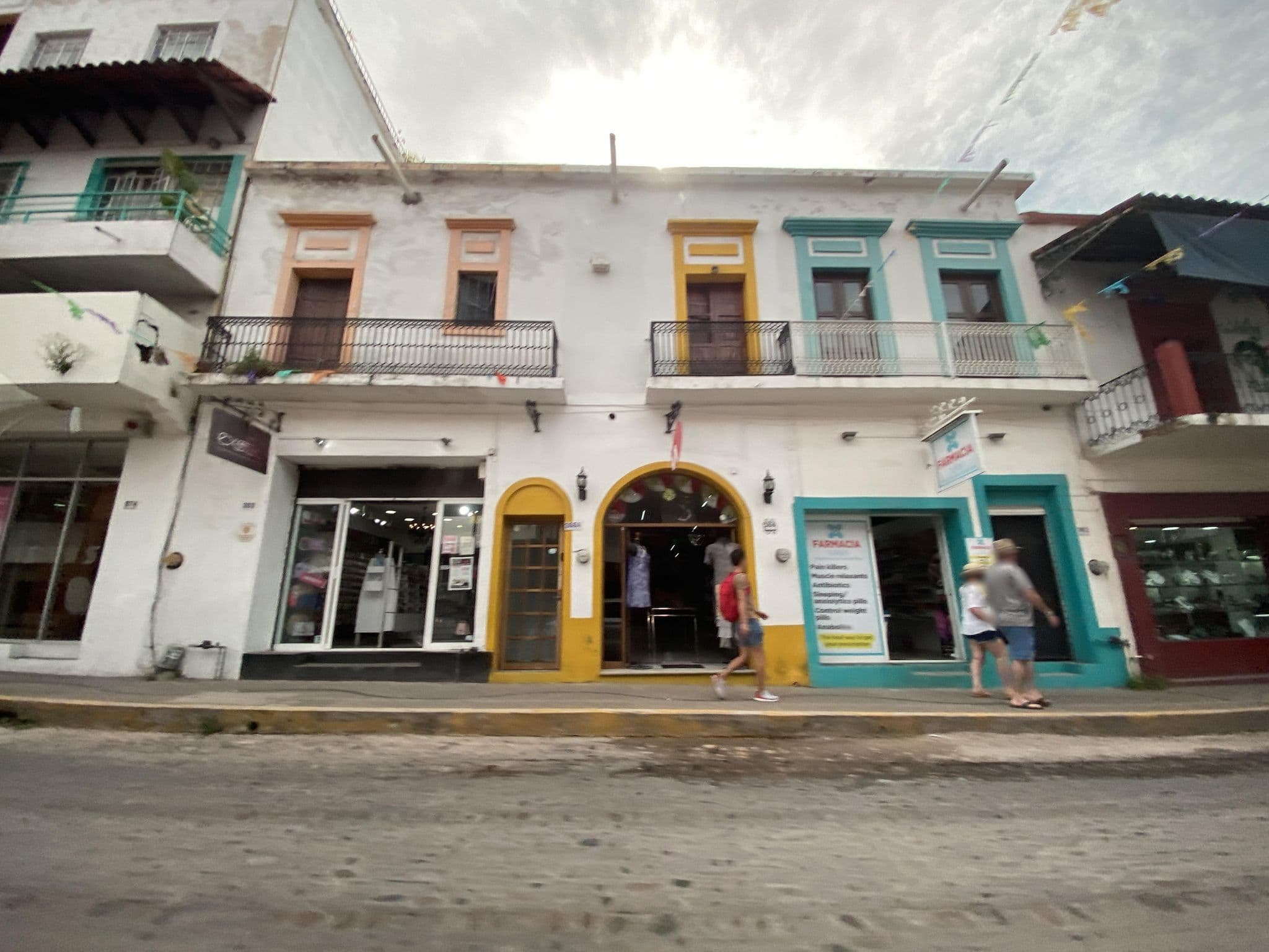 Street view near Oasis Hostel, Puerto Vallarta — © arturoae (CC BY-SA · Mapillary)