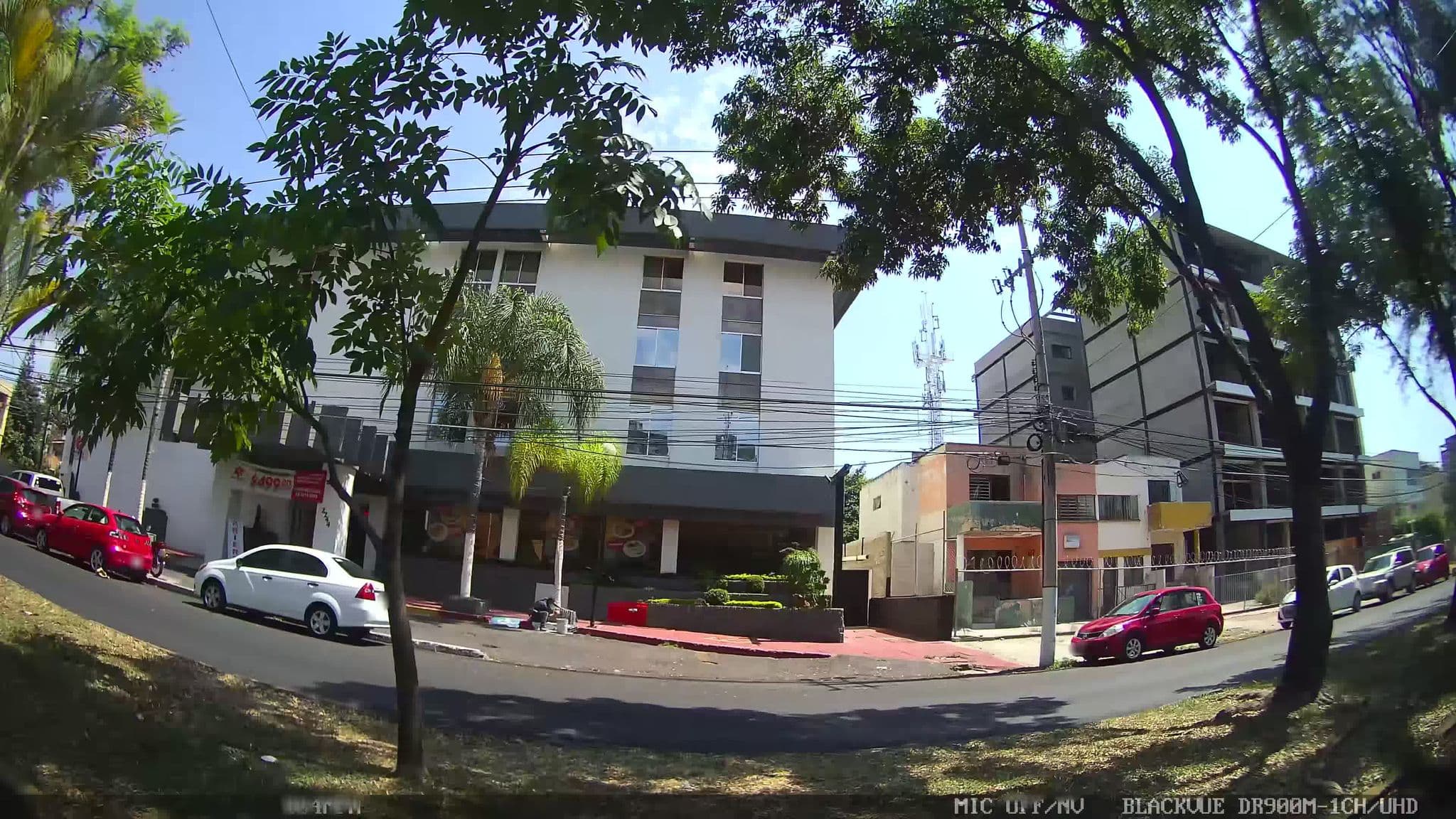 Street view near Hotel Las Pergolas, Guadalajara — © kaart_1 (CC BY-SA · Mapillary)