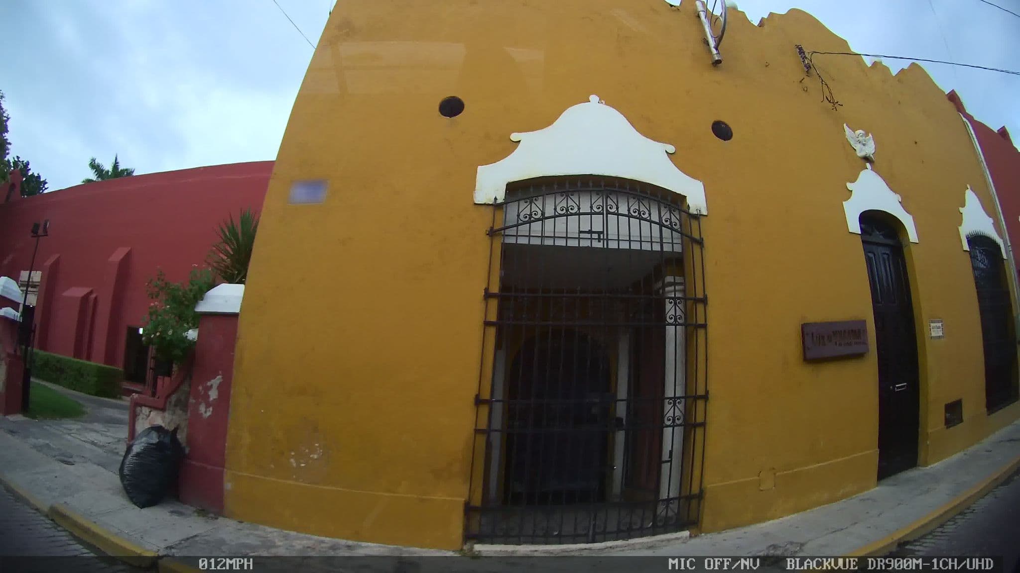Street view near Hotel Luz en Yucatán, Mérida
