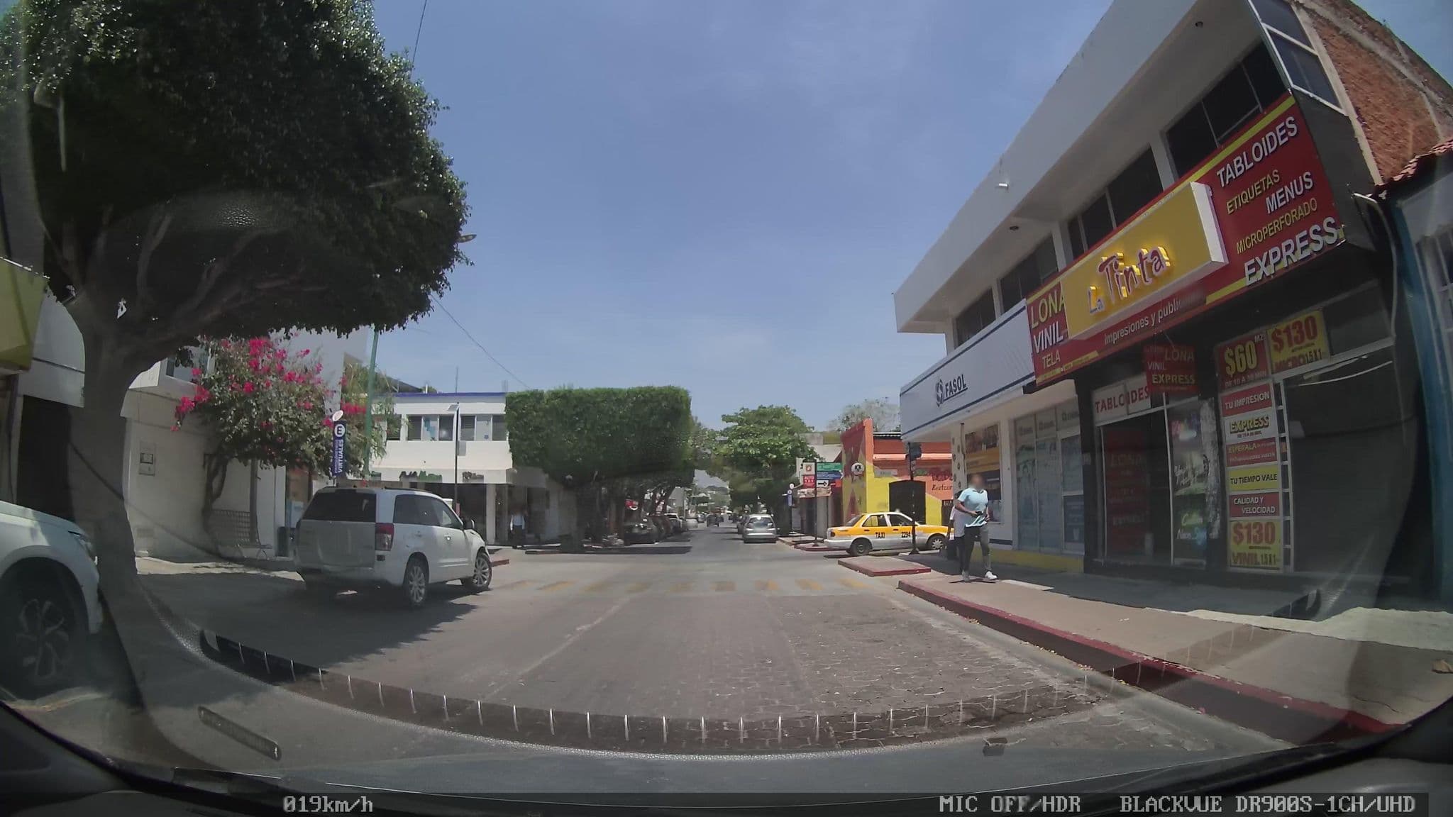 Street view near Hostal Tres Central, Tuxtla — © nicovargas (CC BY-SA · Mapillary)