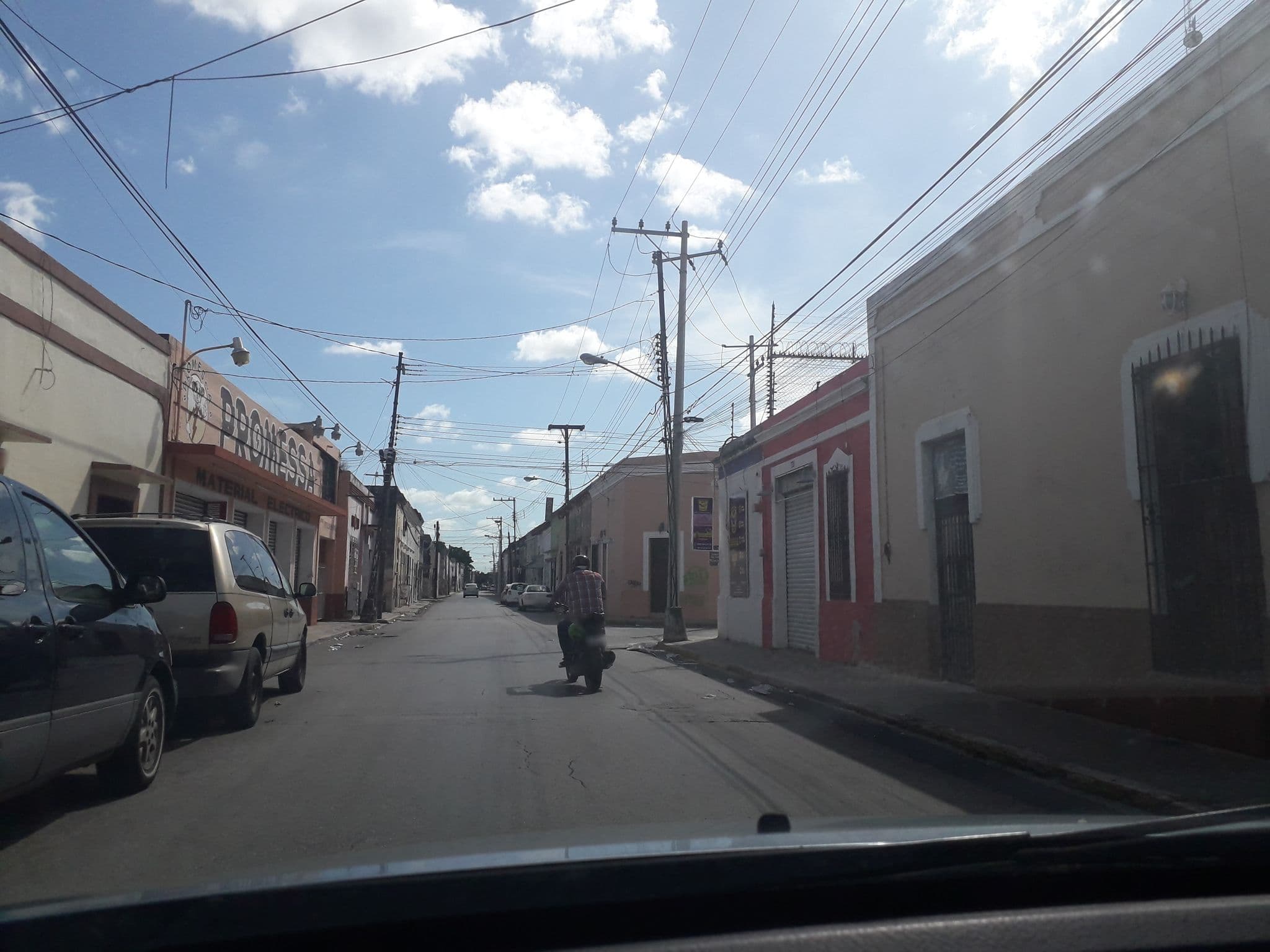 Street view near Hotel Rosana Pastora, Mérida