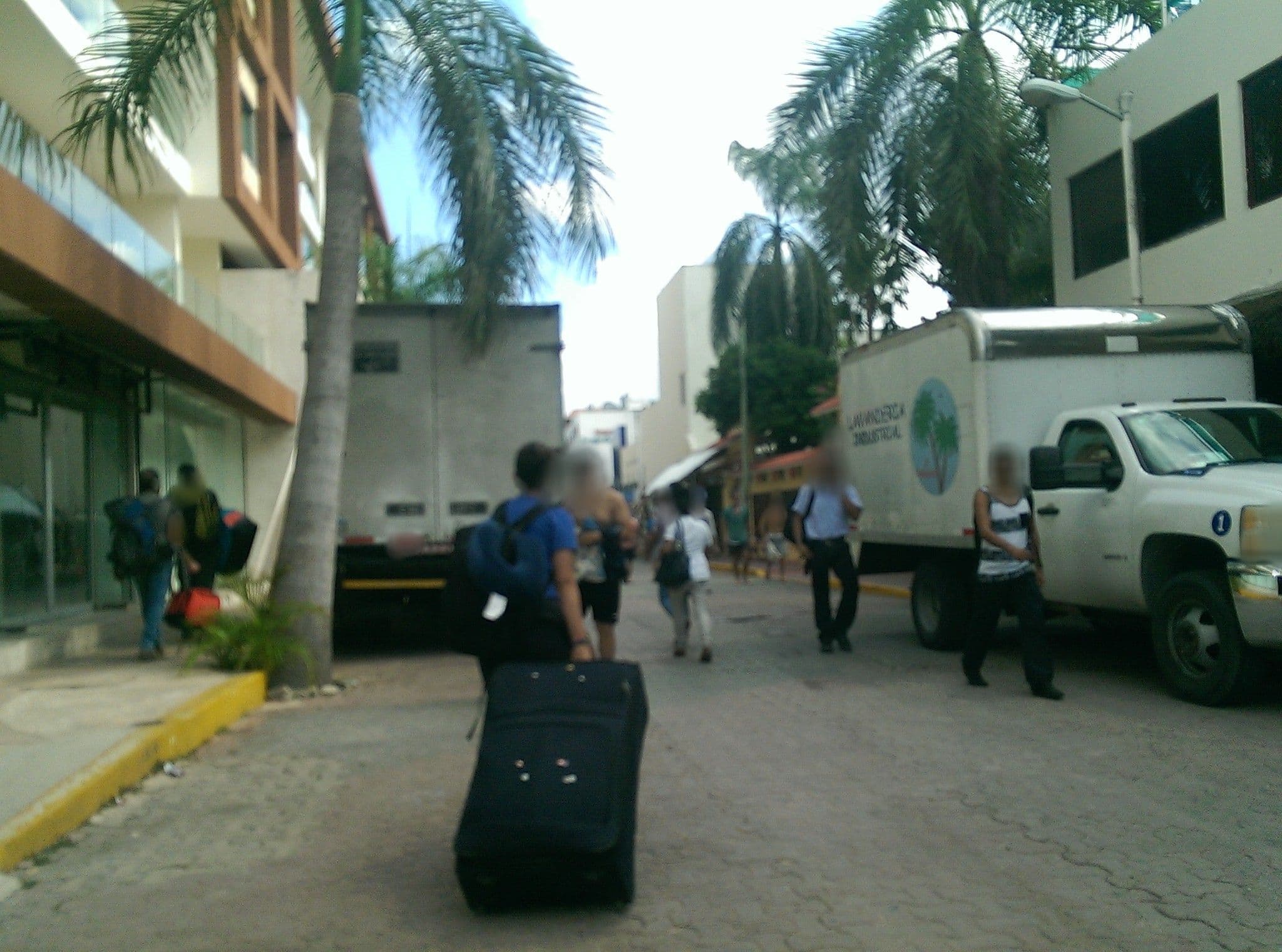 Street view near Hostel Rio Playa, Playa del Carmen