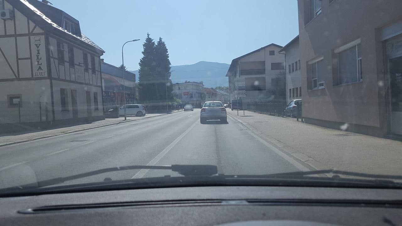 Street view near Villa Una, Bihać — © mik007 (CC BY-SA · Mapillary)
