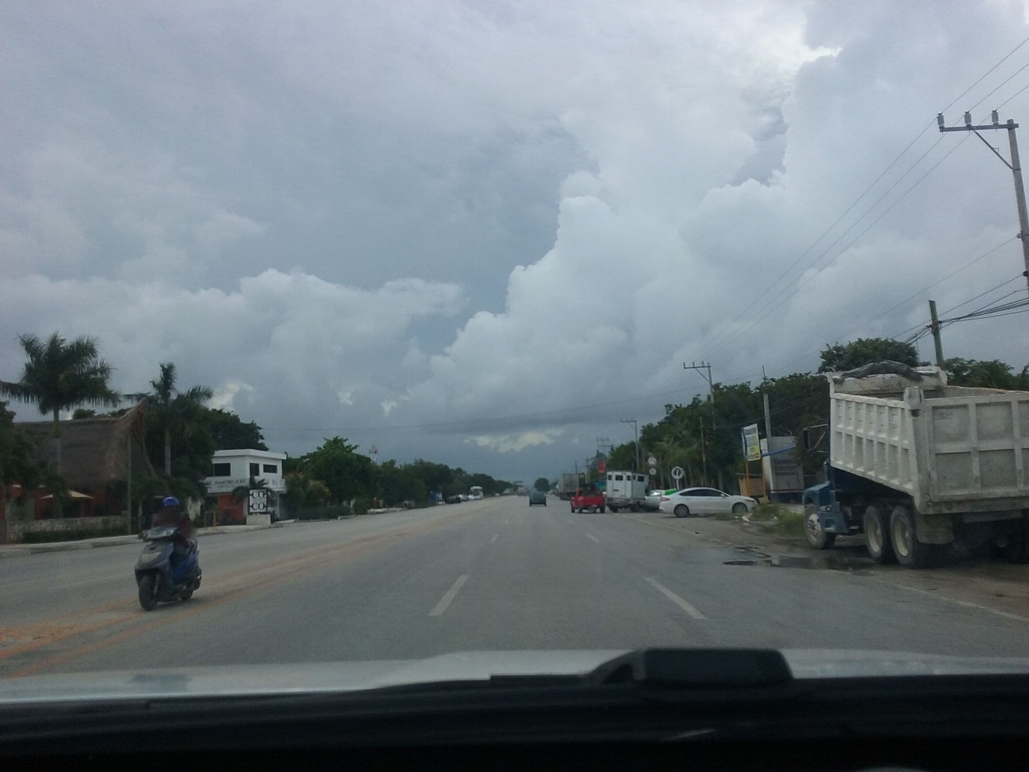 Street view near Coco Hacienda, Tulum
