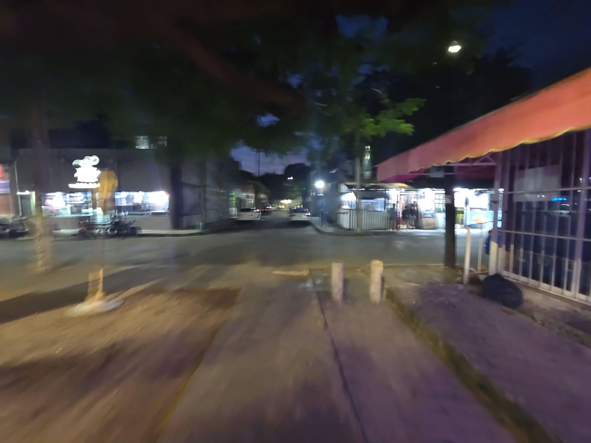 Street view near Hostel Moloch, Cancún — © calleros (CC BY-SA · Mapillary)