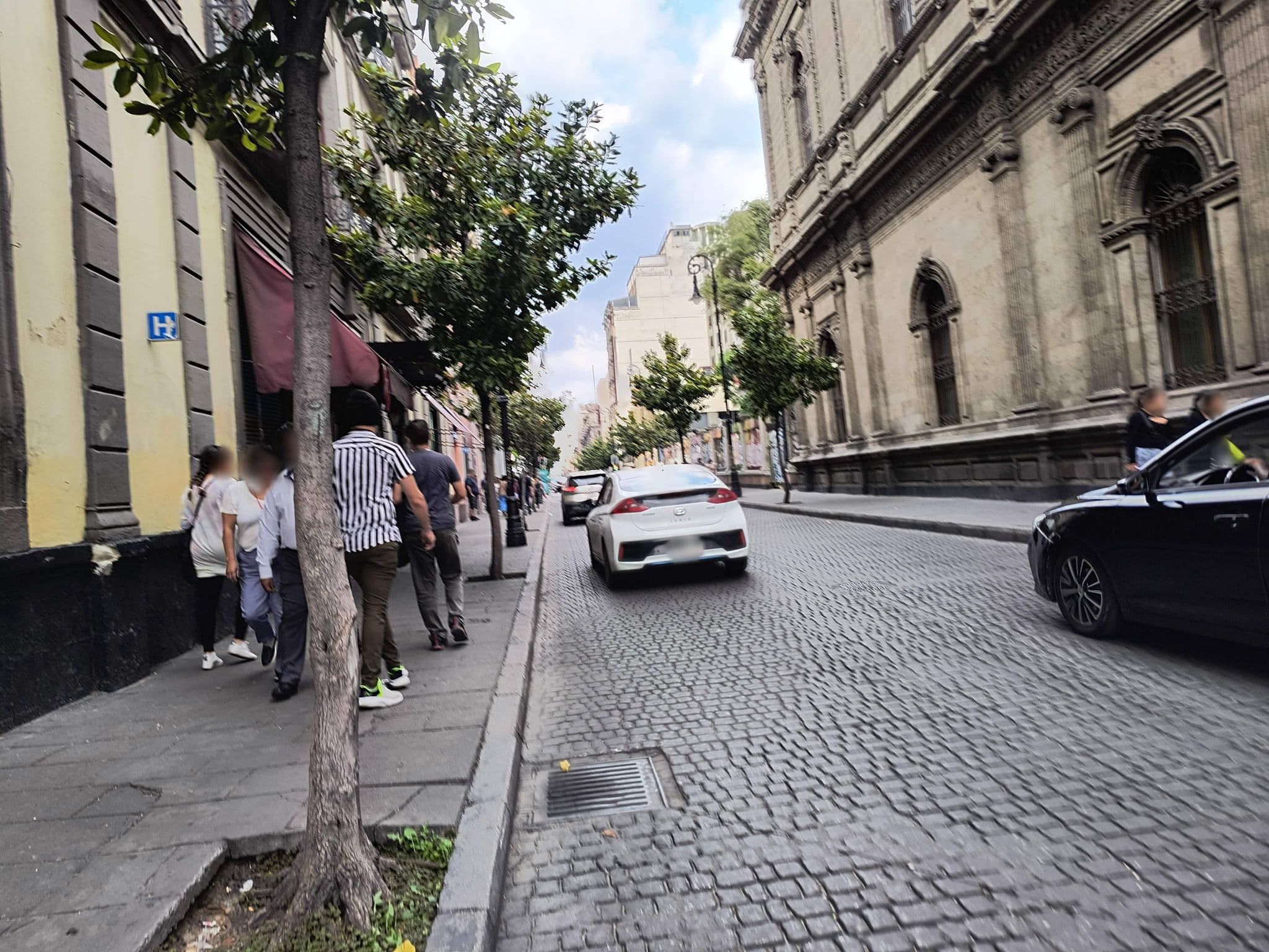 Street view near Hostal Amigo, Mexico City — © mapeadora (CC BY-SA · Mapillary)
