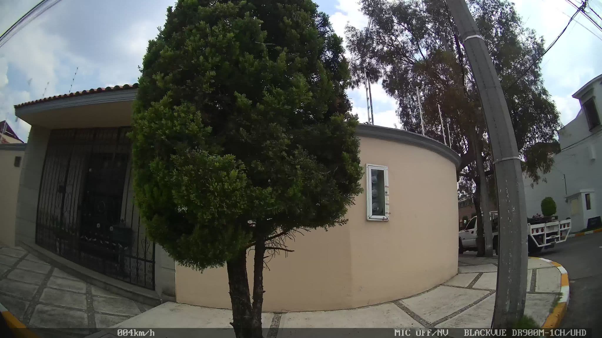 Street view near Trabajo, Col. Bosques de las Lomas — © kaart_2 (CC BY-SA · Mapillary)