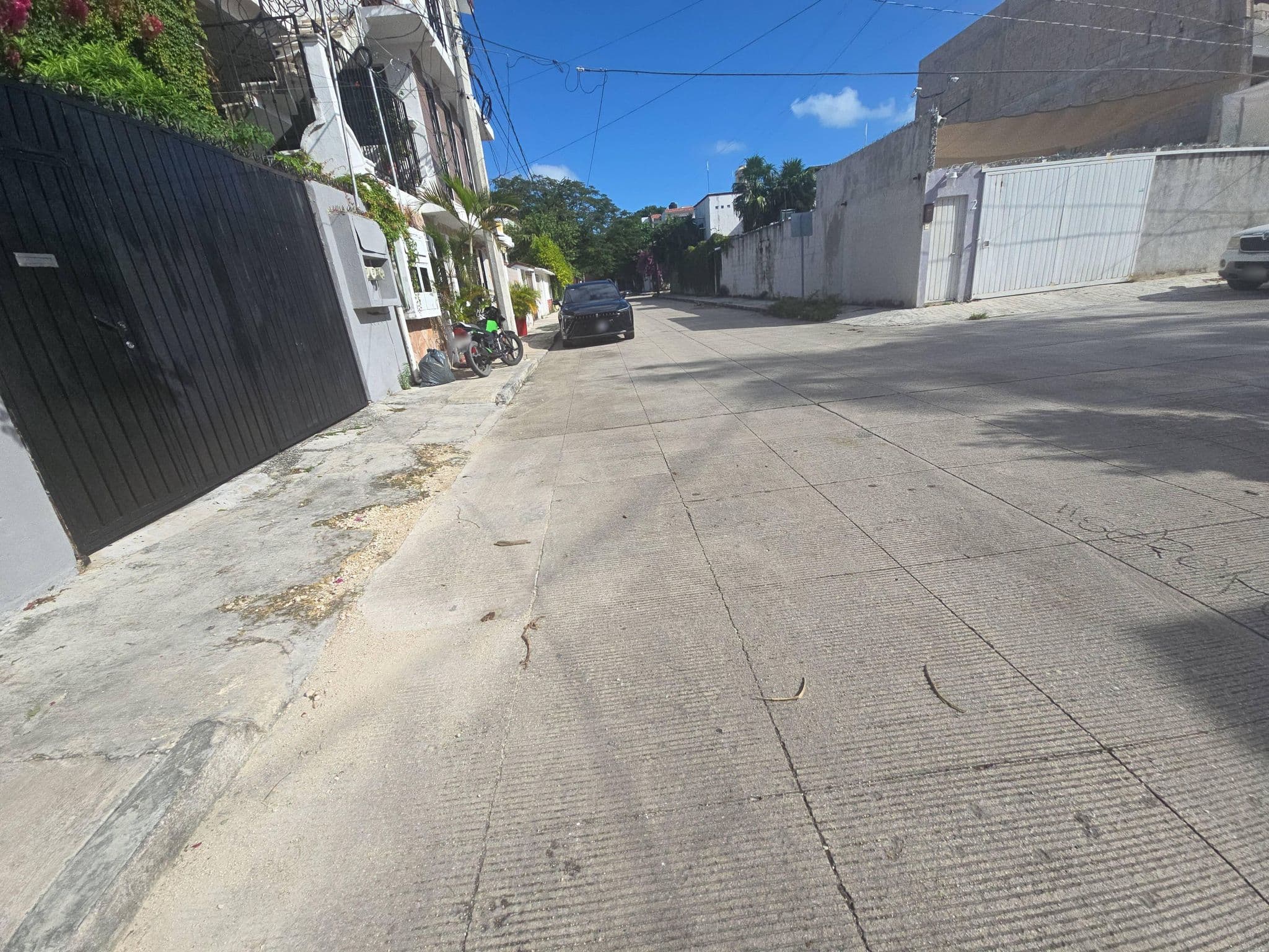 Street view near Casa Wayak, Cancún — © calleros (CC BY-SA · Mapillary)
