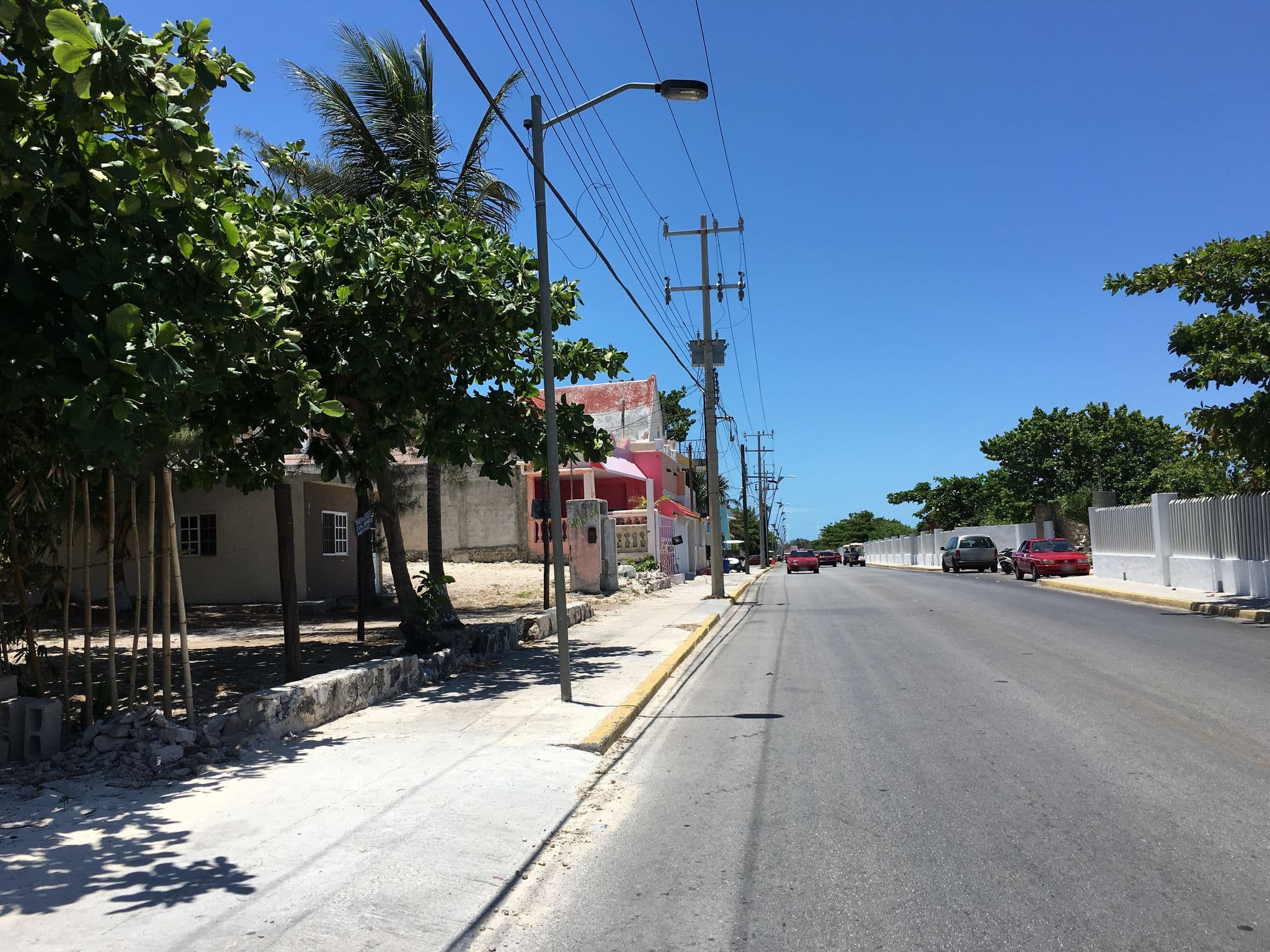 Street view near Bahia Tolok, Isla Mujeres — © ccossio (CC BY-SA · Mapillary)