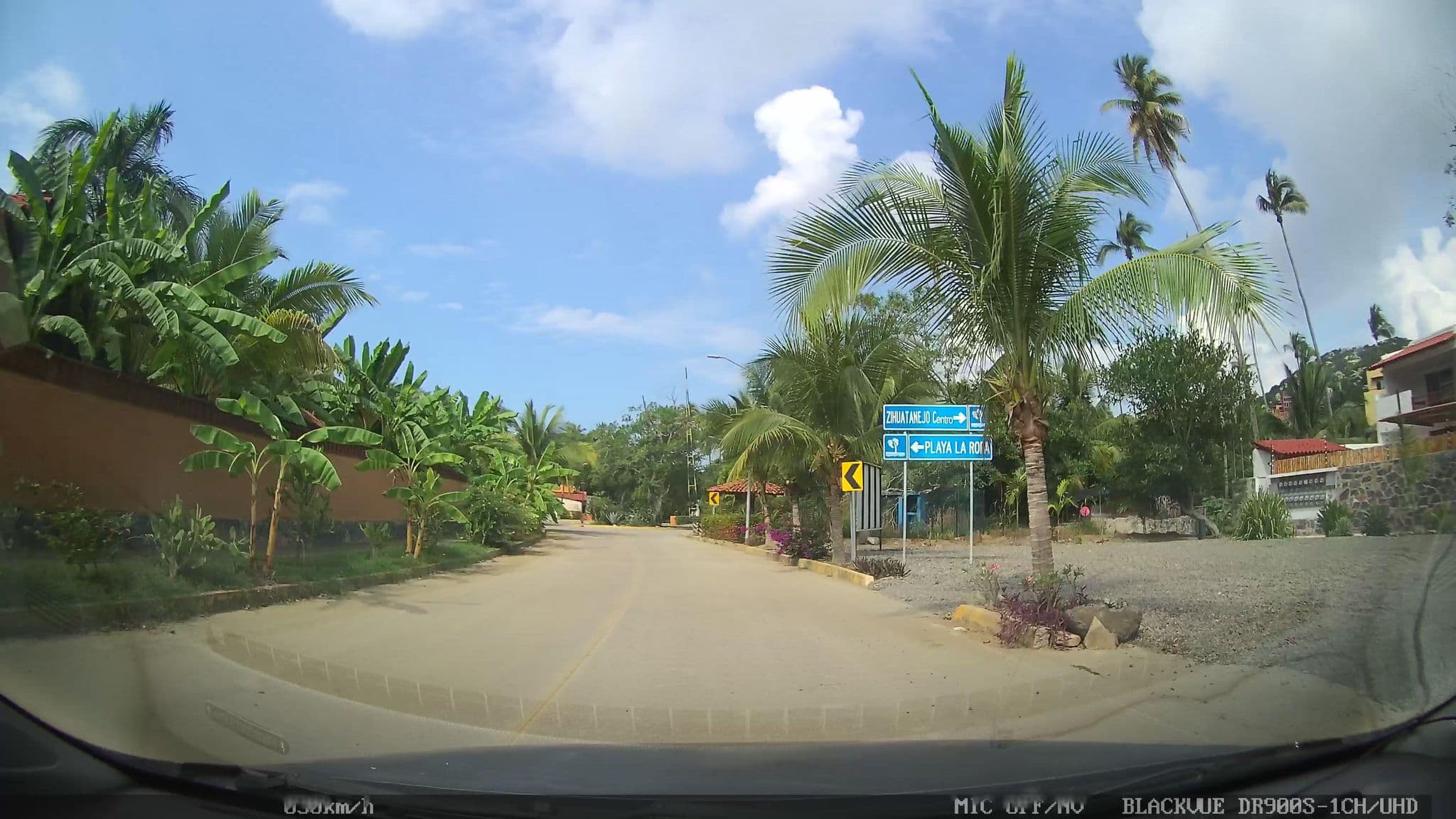 Street view near The Casitas At Playa La Ropa, Ixtapa-Zihuatanejo — © nicovargas (CC BY-SA · Mapillary)