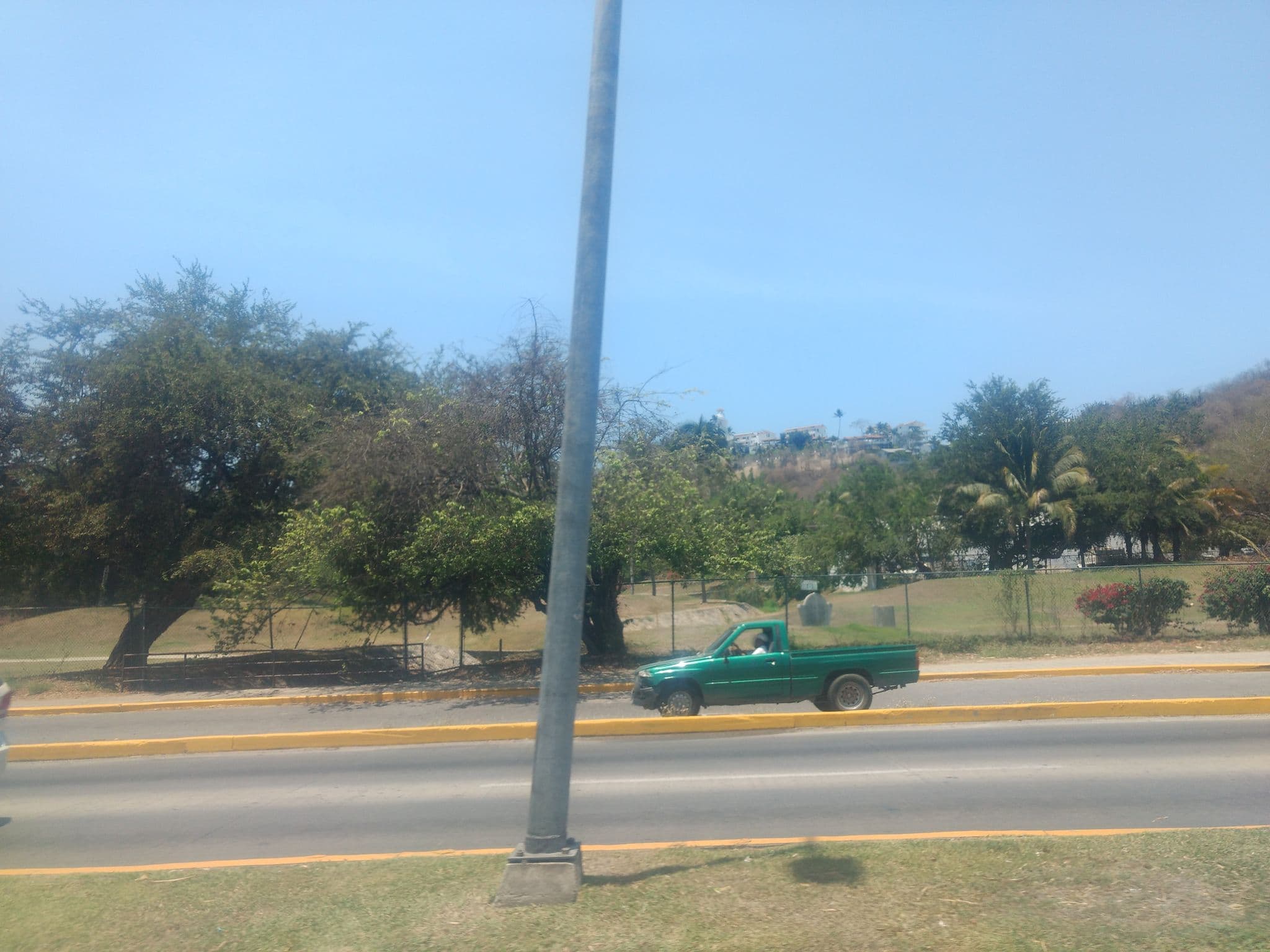Street view near Hotel Olazul, Manzanillo — © mapeadora (CC BY-SA · Mapillary)