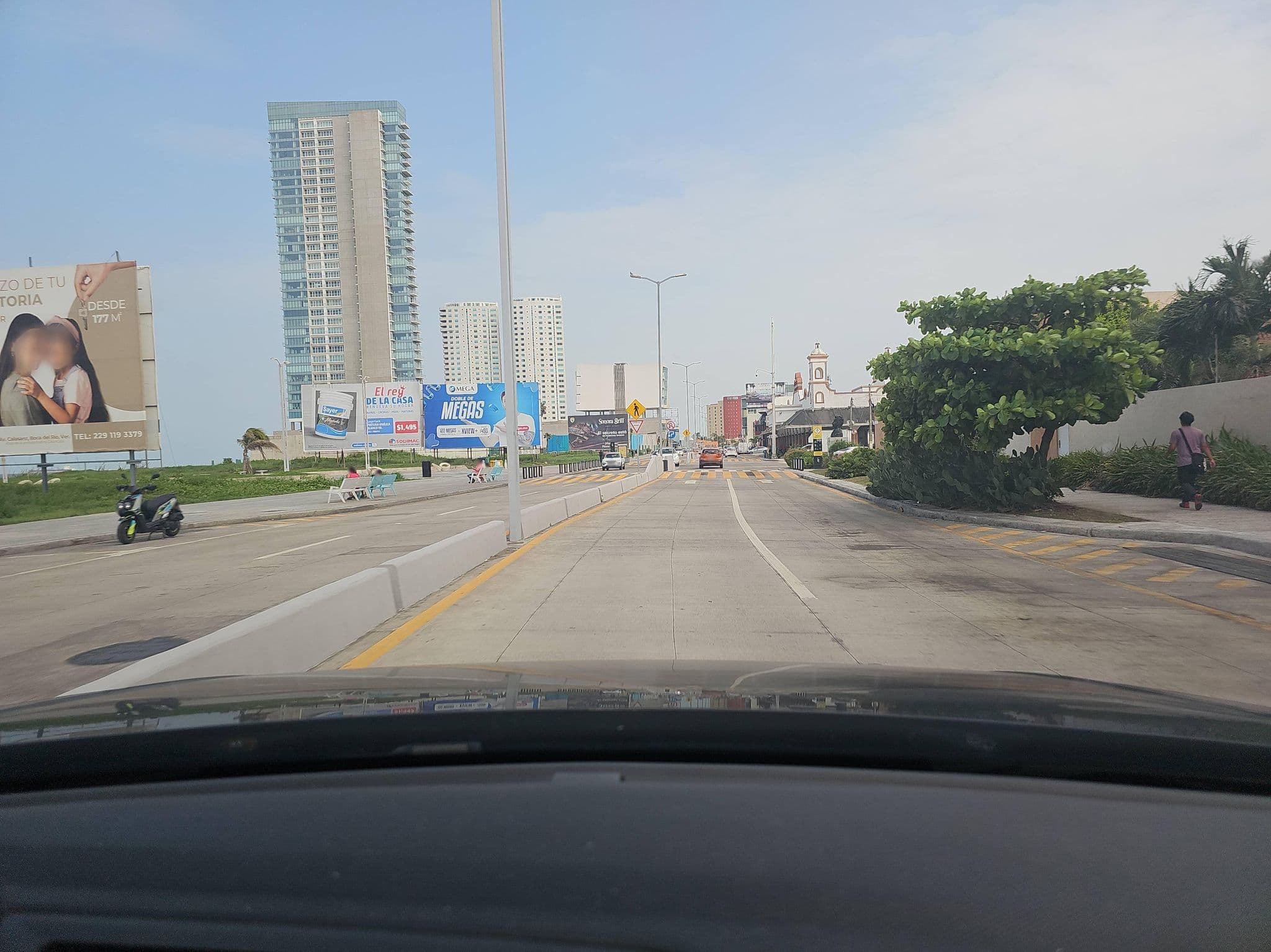 Street view near Boulevard del Mar, Veracruz