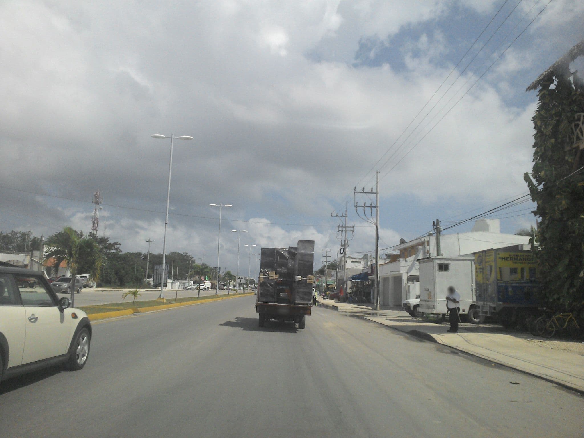 Street view near El Cielo, Tulum