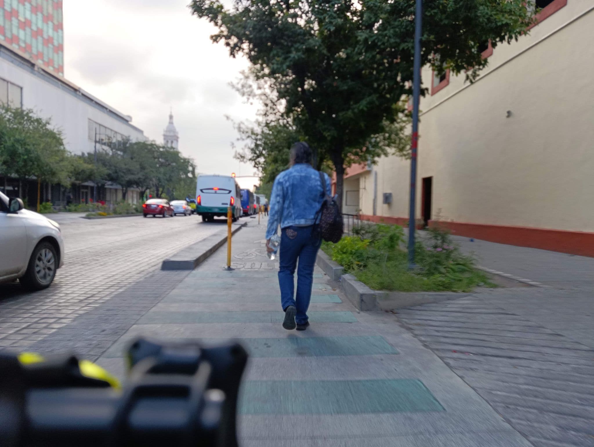 Street view near Hotel Kavia Monterrey, Monterrey — © Poncholc89 (CC BY-SA · Mapillary)