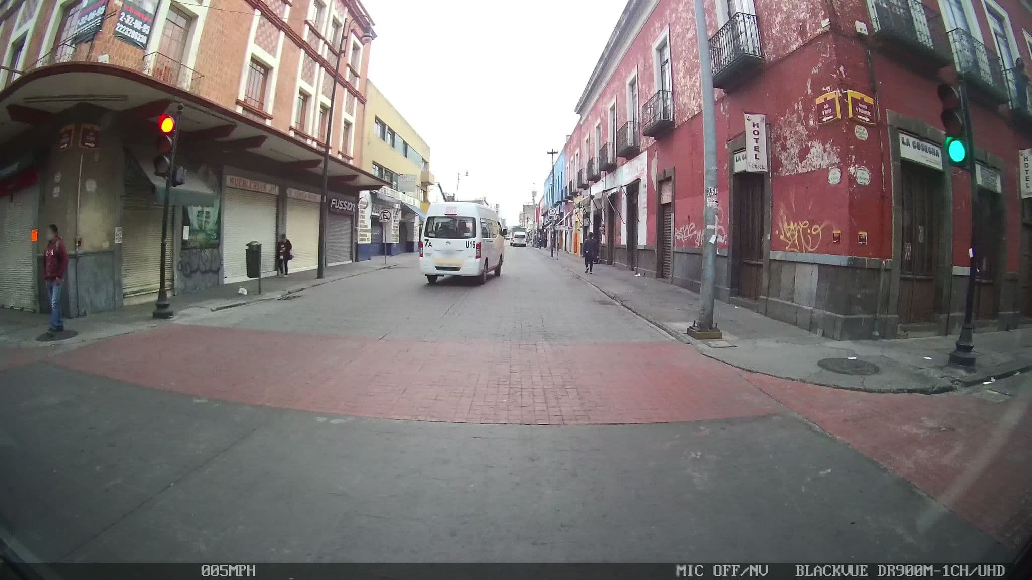 Street view near Hotel Venecia, Puebla — © kaart_4 (CC BY-SA · Mapillary)
