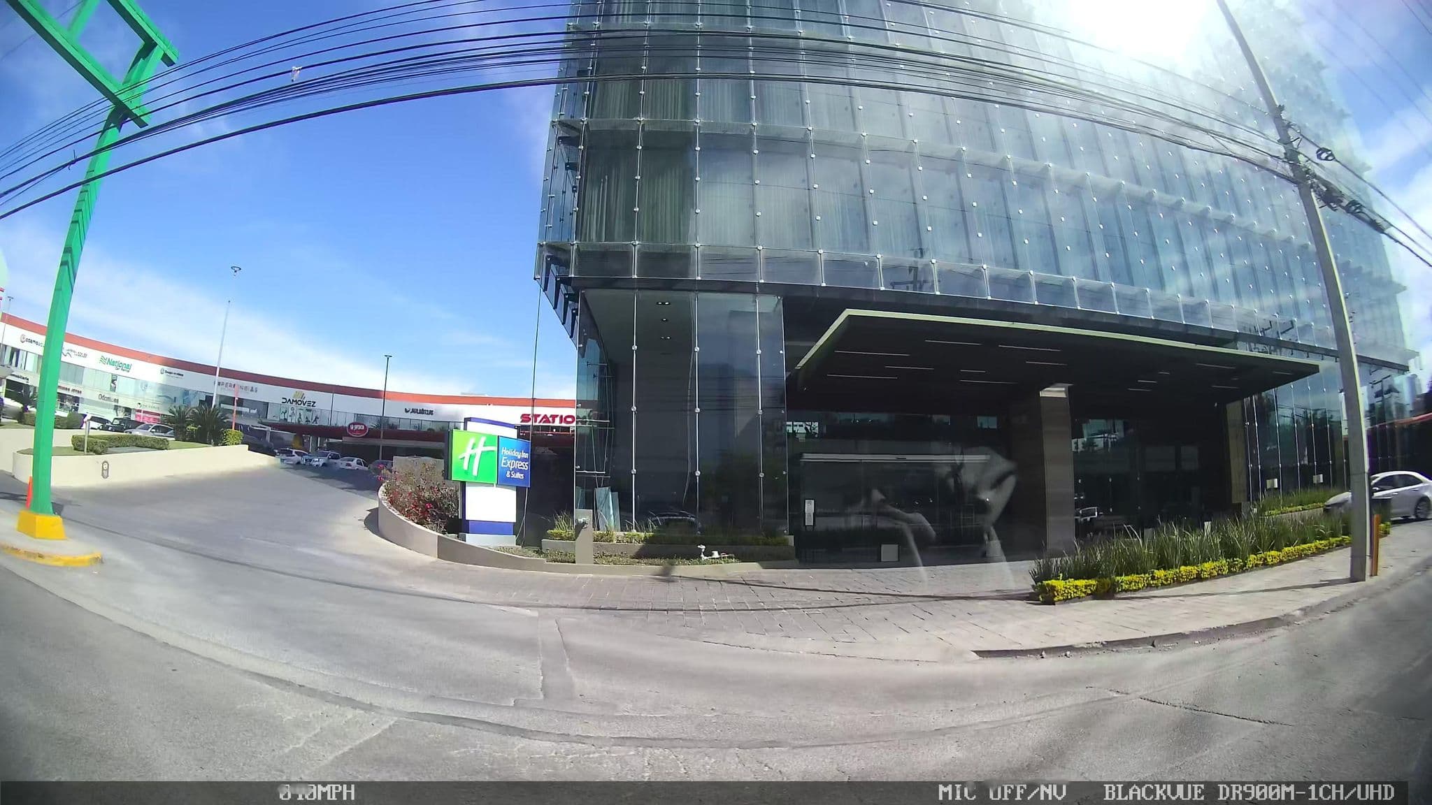 Street view near Holiday Inn Express & Suites Monterrey Valle, Monterrey — © kaartcam (CC BY-SA · Mapillary)
