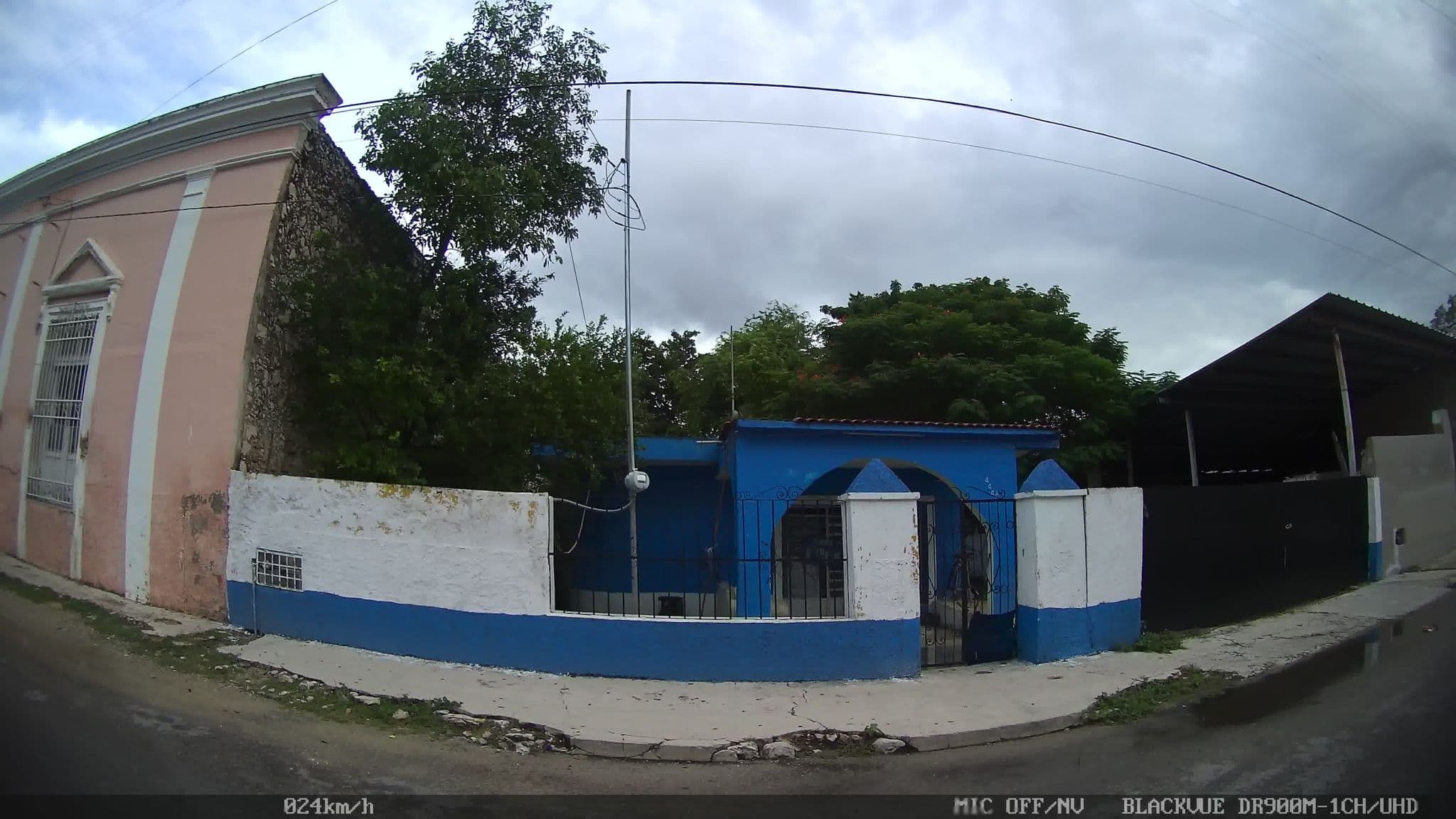 Street view near Casa Tavera, Mérida