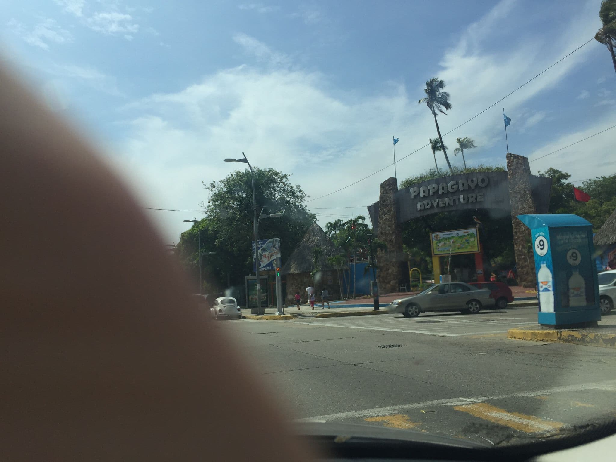 Street view near Plaza Papagayo, Acapulco de Juárez — © mapeadora (CC BY-SA · Mapillary)