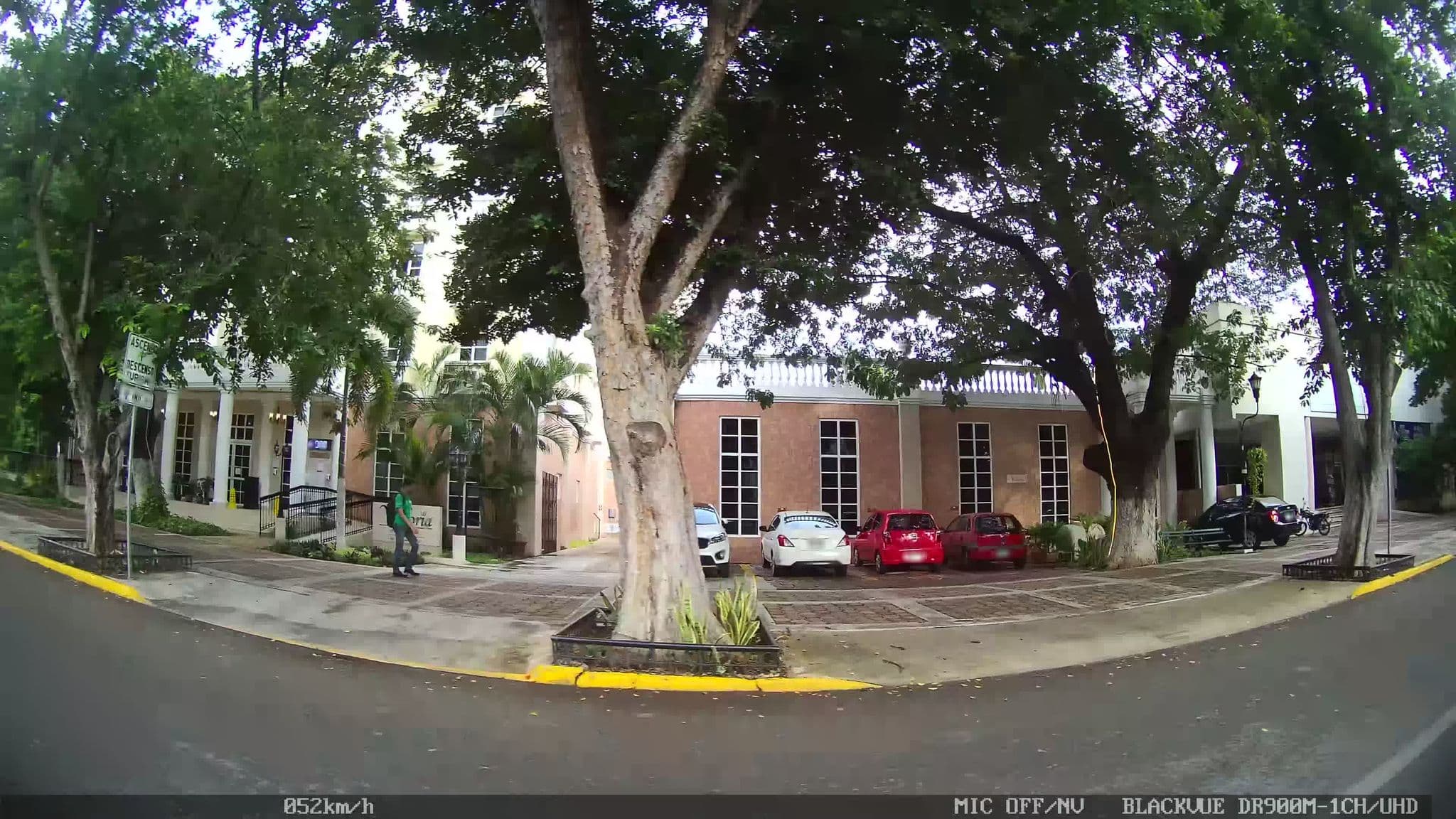 Street view near Hotel Victoria, Mérida