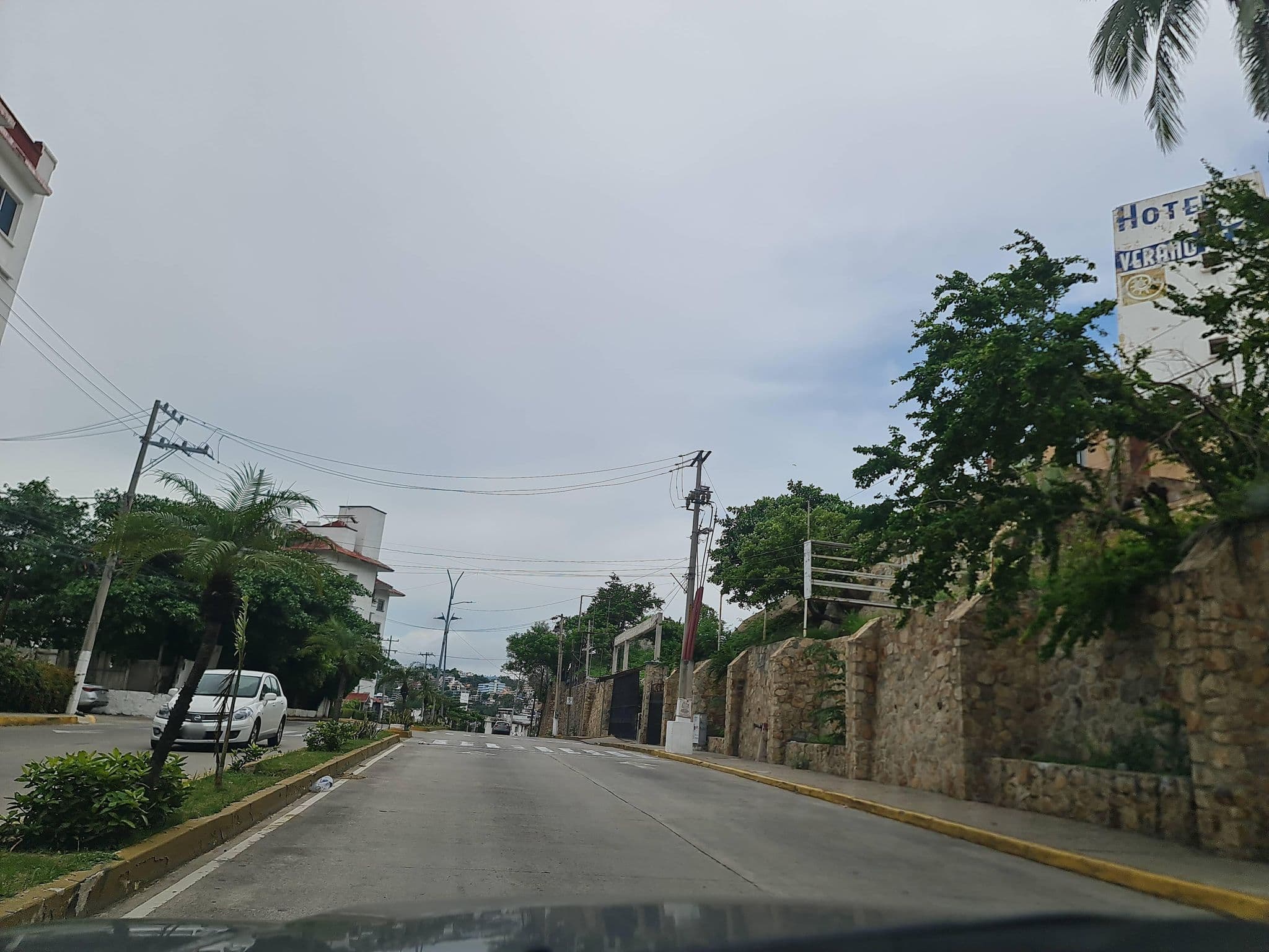 Street view near Vacacines, Acapulco de Juárez — © SamOlivaresl (CC BY-SA · Mapillary)