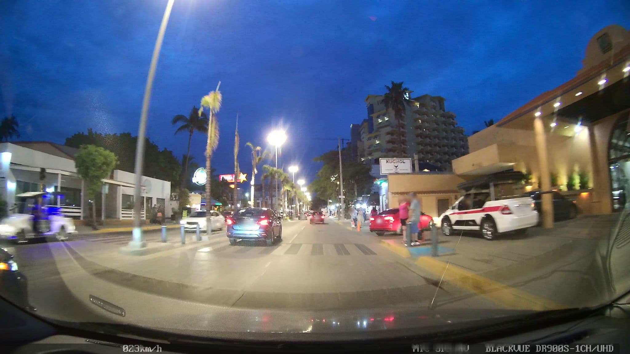 Street view near Hotel Margaritas Mazatlán, Mazatlán — © nicovargas (CC BY-SA · Mapillary)