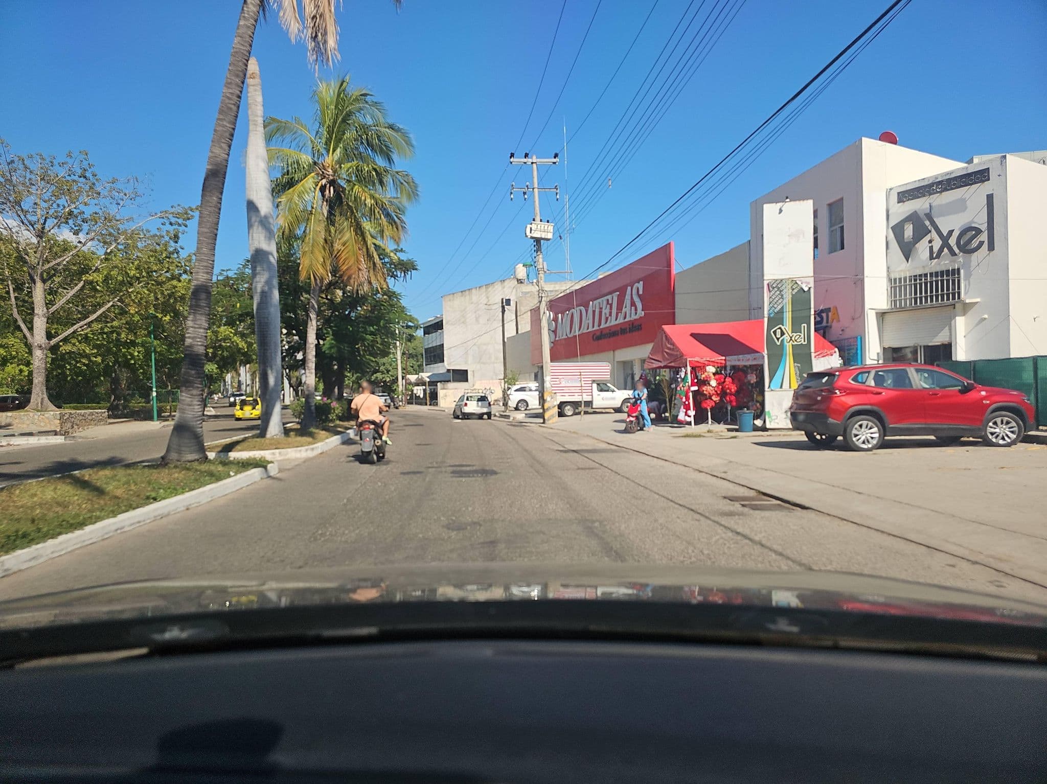 Street view near AM Amakal Hotel & Park, Crucecita — © ezaratemx (CC BY-SA · Mapillary)