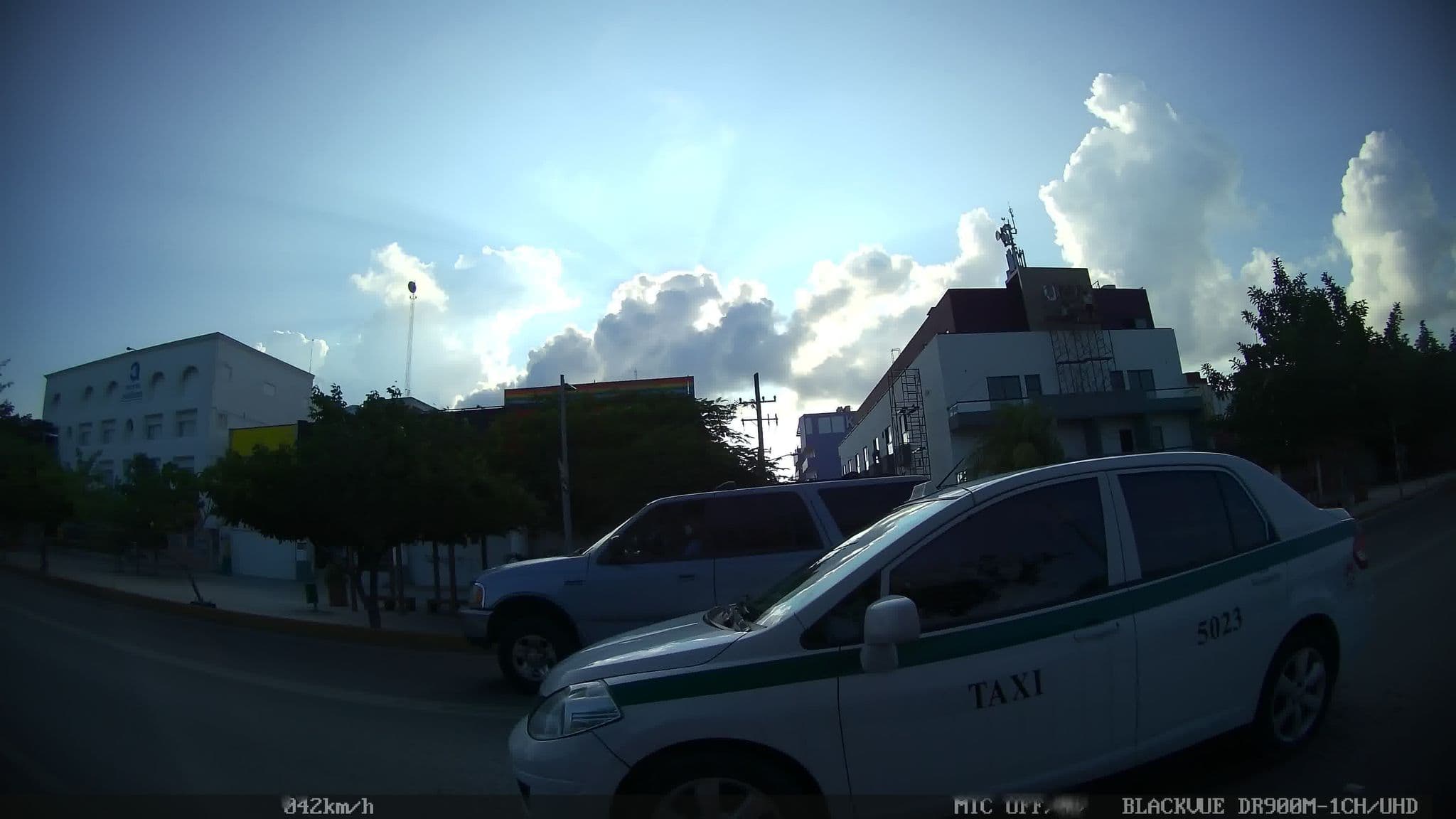 Street view near Hotel Luma, Cancún — © kaart_2 (CC BY-SA · Mapillary)