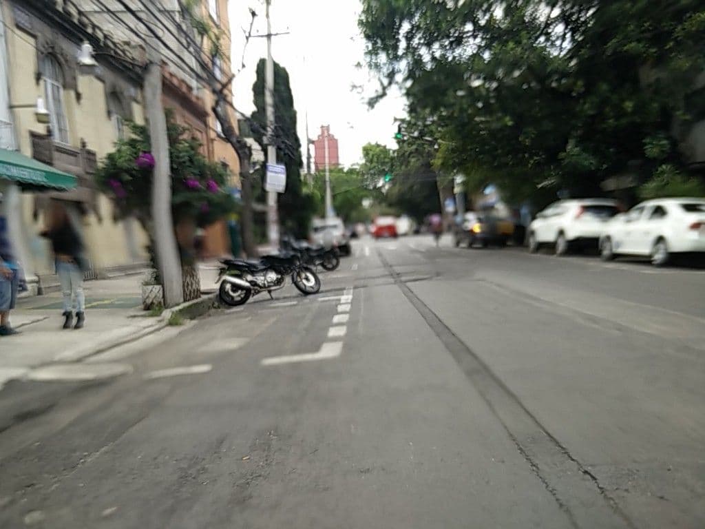Street view near Roomies Hostel Cibeles, Polanco — © ccossio (CC BY-SA · Mapillary)