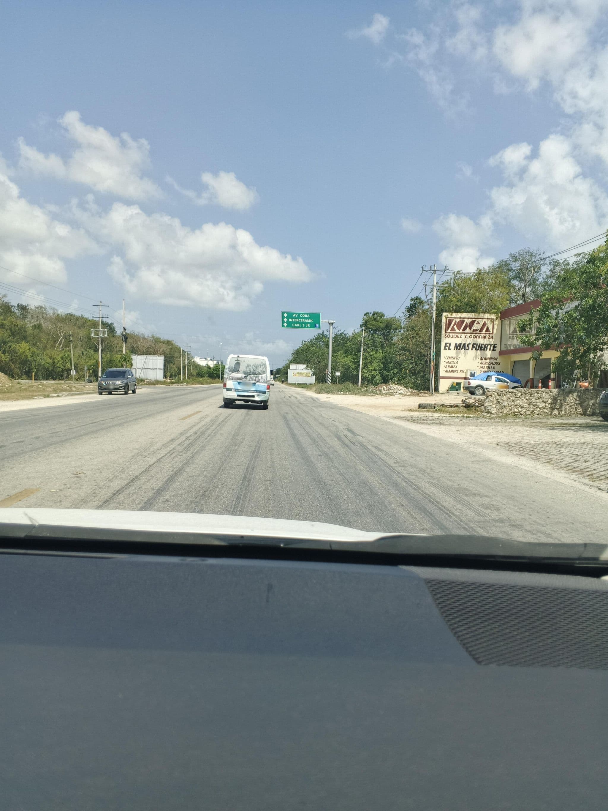 Street view near Kin Tulum Jungle Deluxe, Tulum