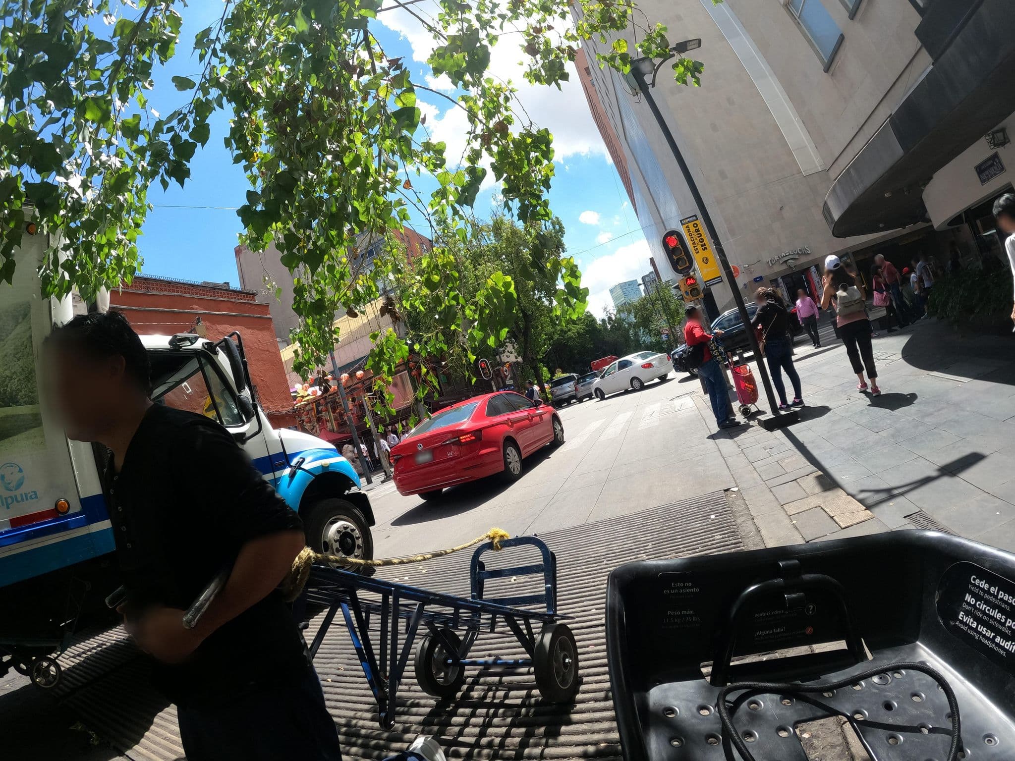 Street view near Hotel Marlowe, Cuauhtémoc — © mapero_errante (CC BY-SA · Mapillary)