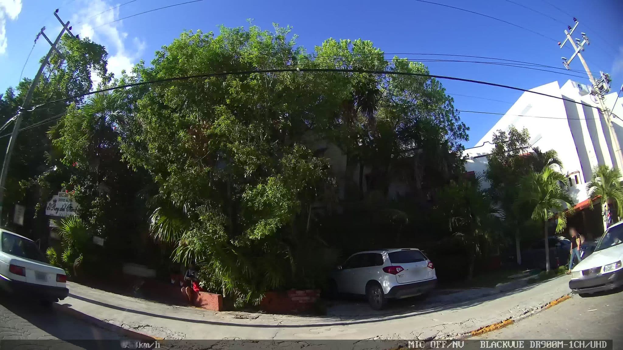 Street view near Eco-Hotel El Rey del Caribe, Cancún — © kaart_2 (CC BY-SA · Mapillary)
